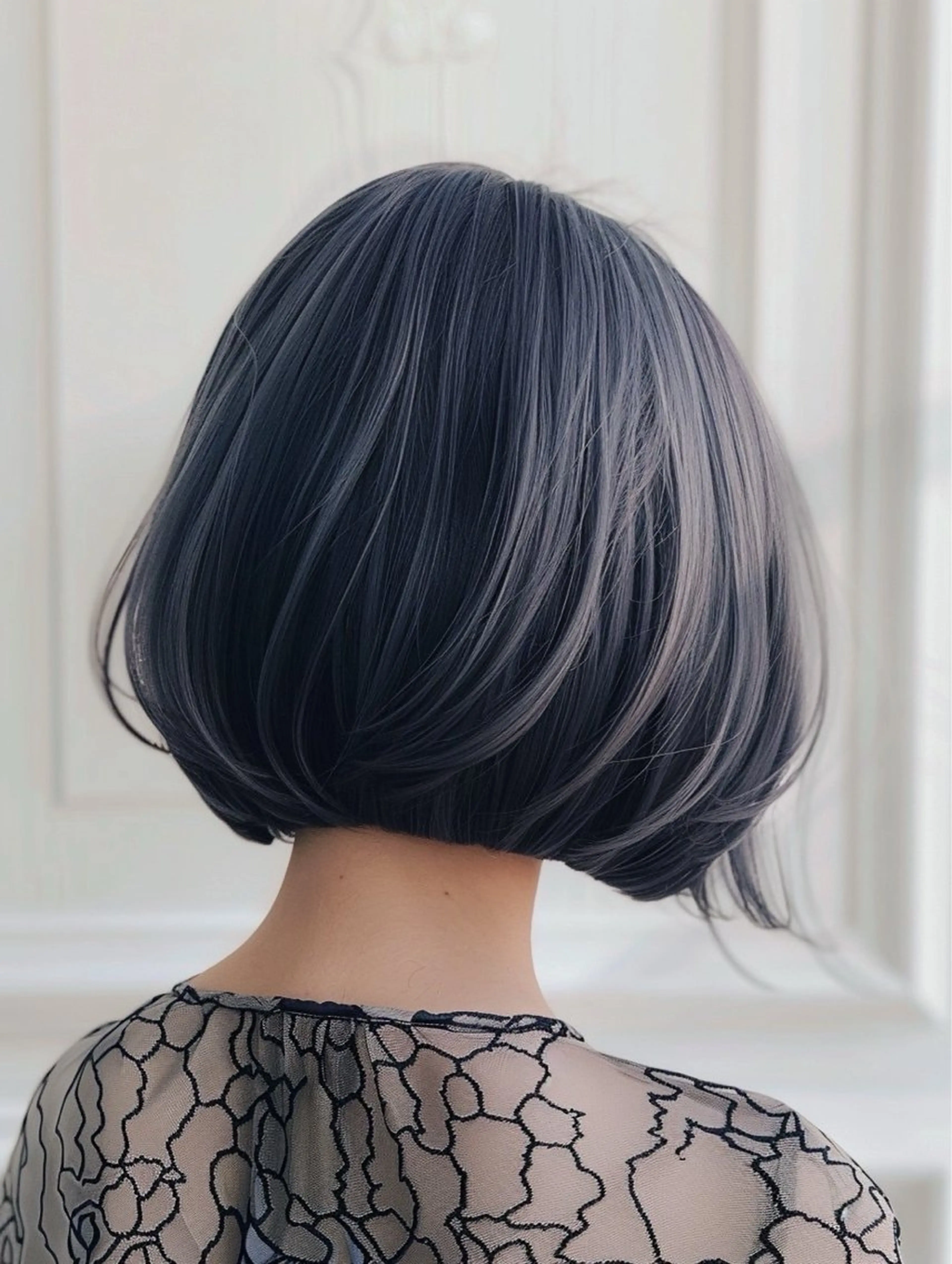 ショート ボブ ELLE salon 西梅田 小顔カットのヘアスタイル