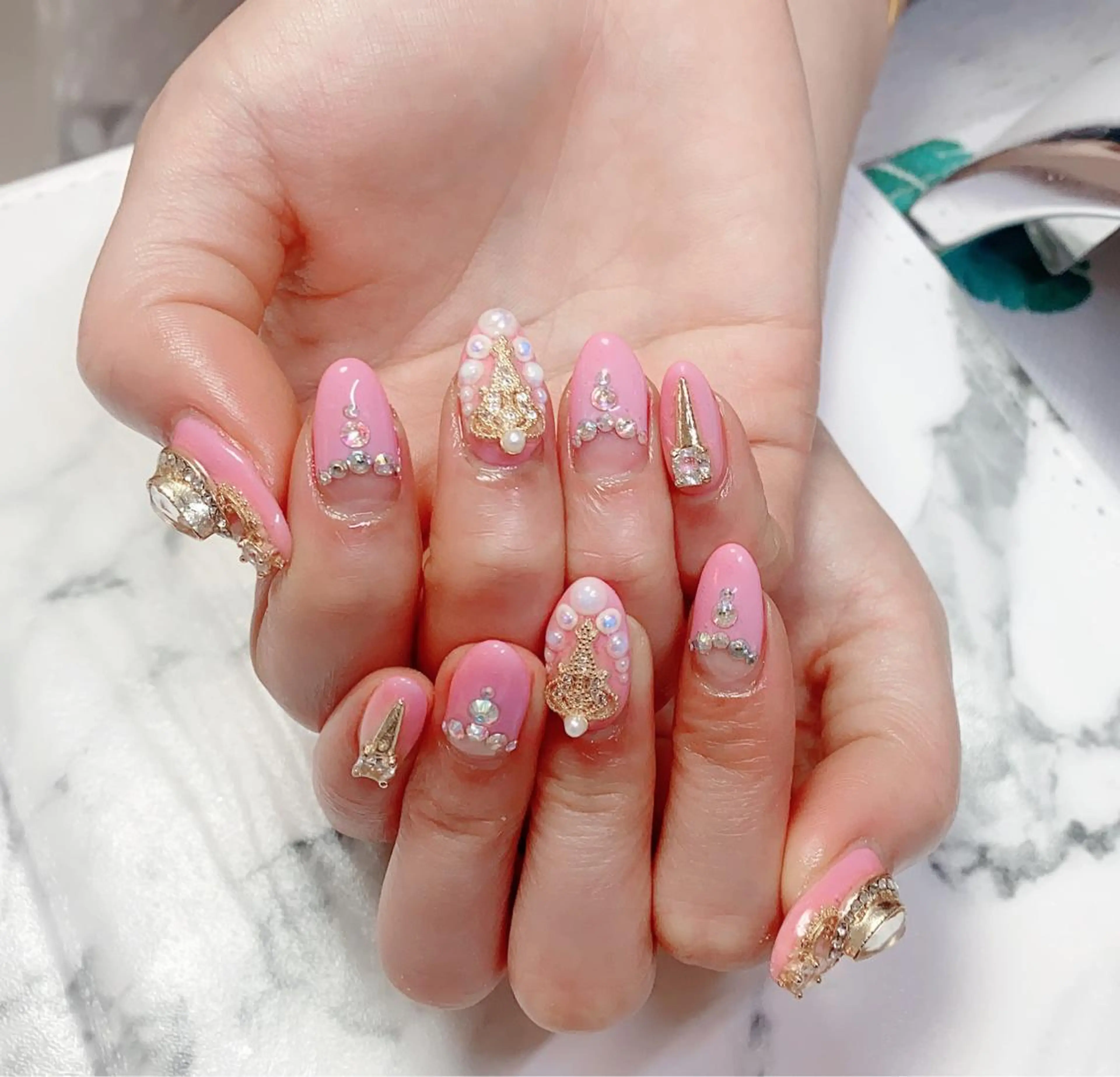 ロング カラー ネイル Q Free nailsのネイルデザイン