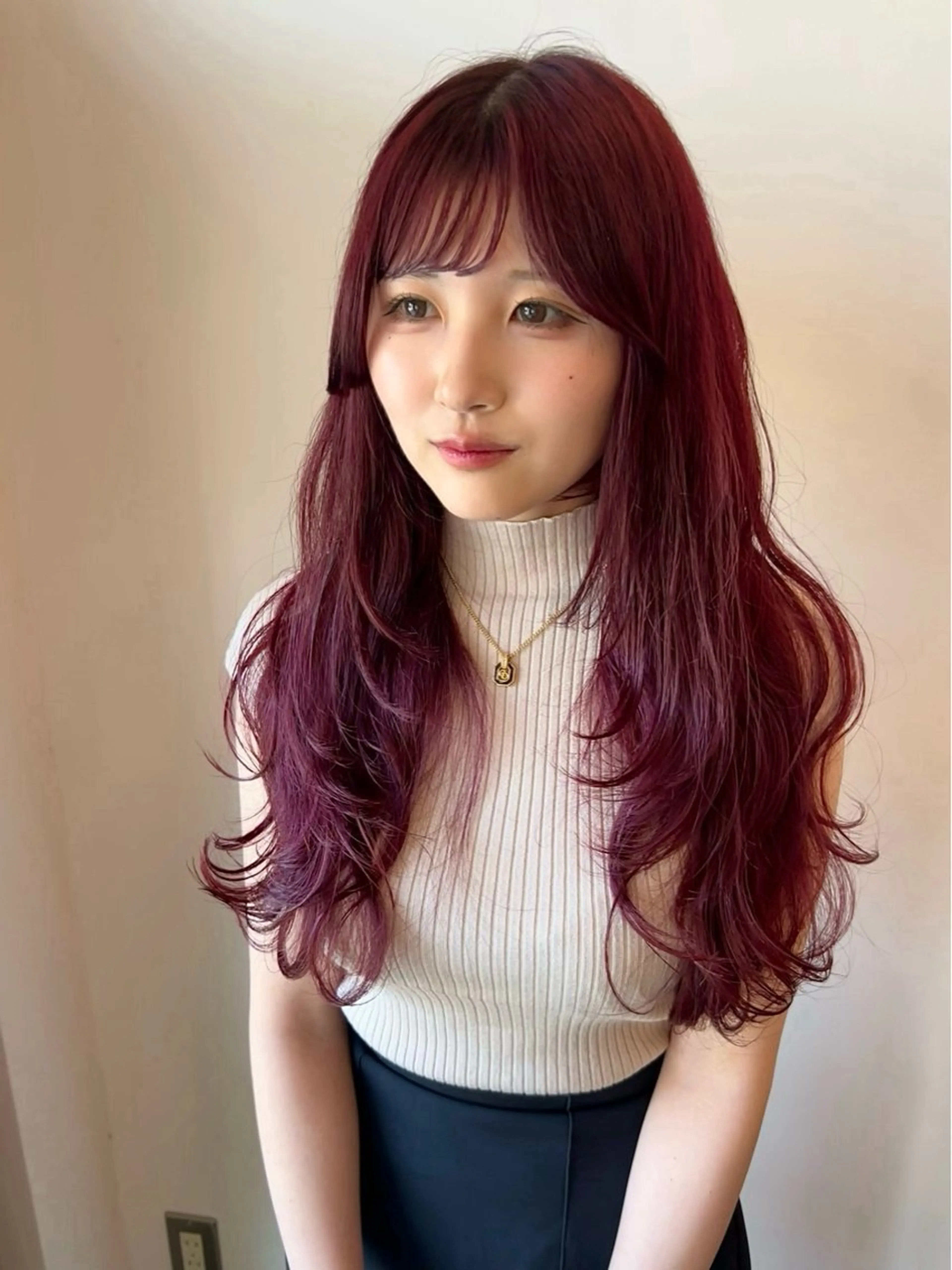 ロング カラー カシス レッドカラー レイヤーカット カット ヘアカラー フラム所属・WATANABE MISAKIのヘアスタイル