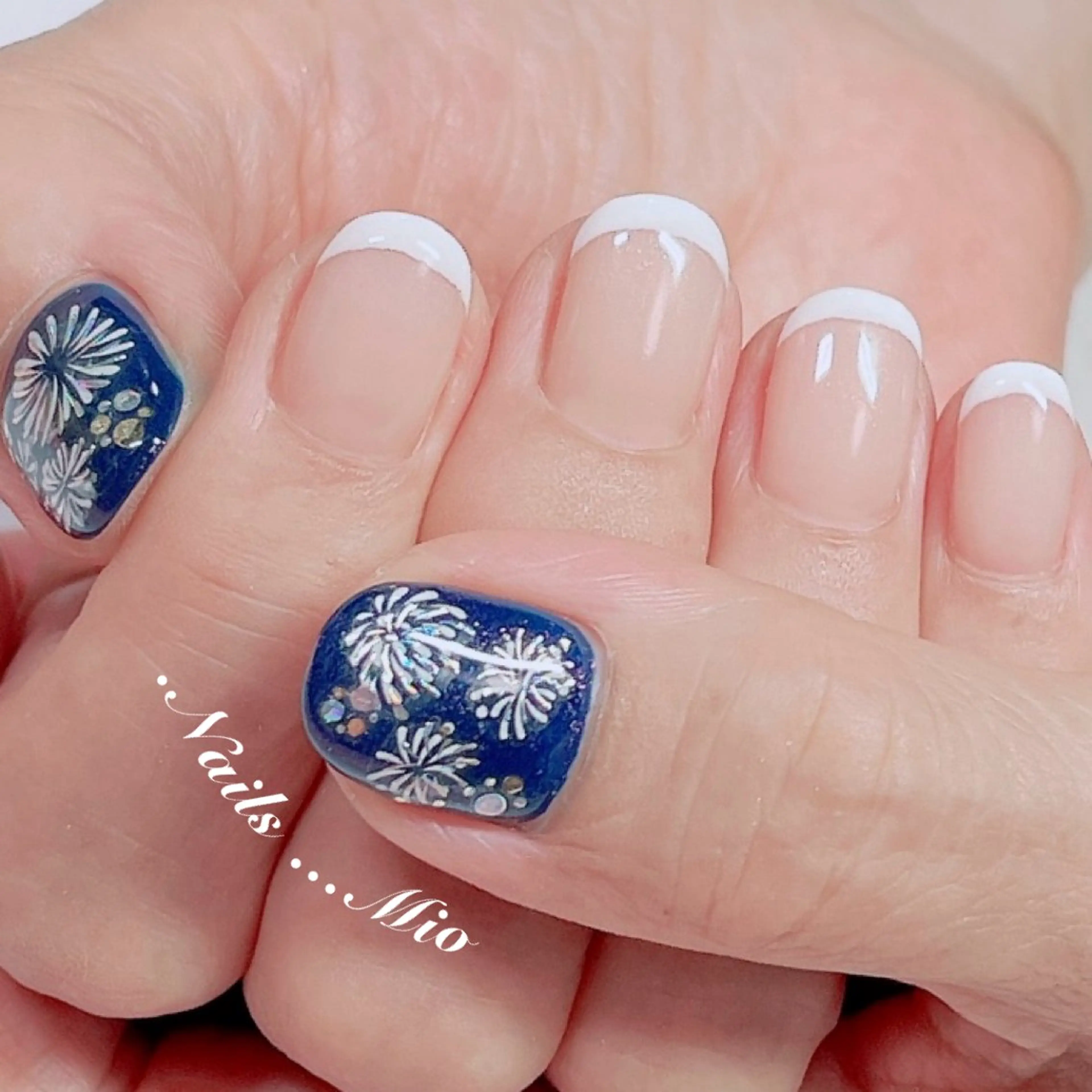 ネイル アートネイル フレンチネイル 赤色 .Nails Mio 赤羽西ネイルサロンのネイルデザイン