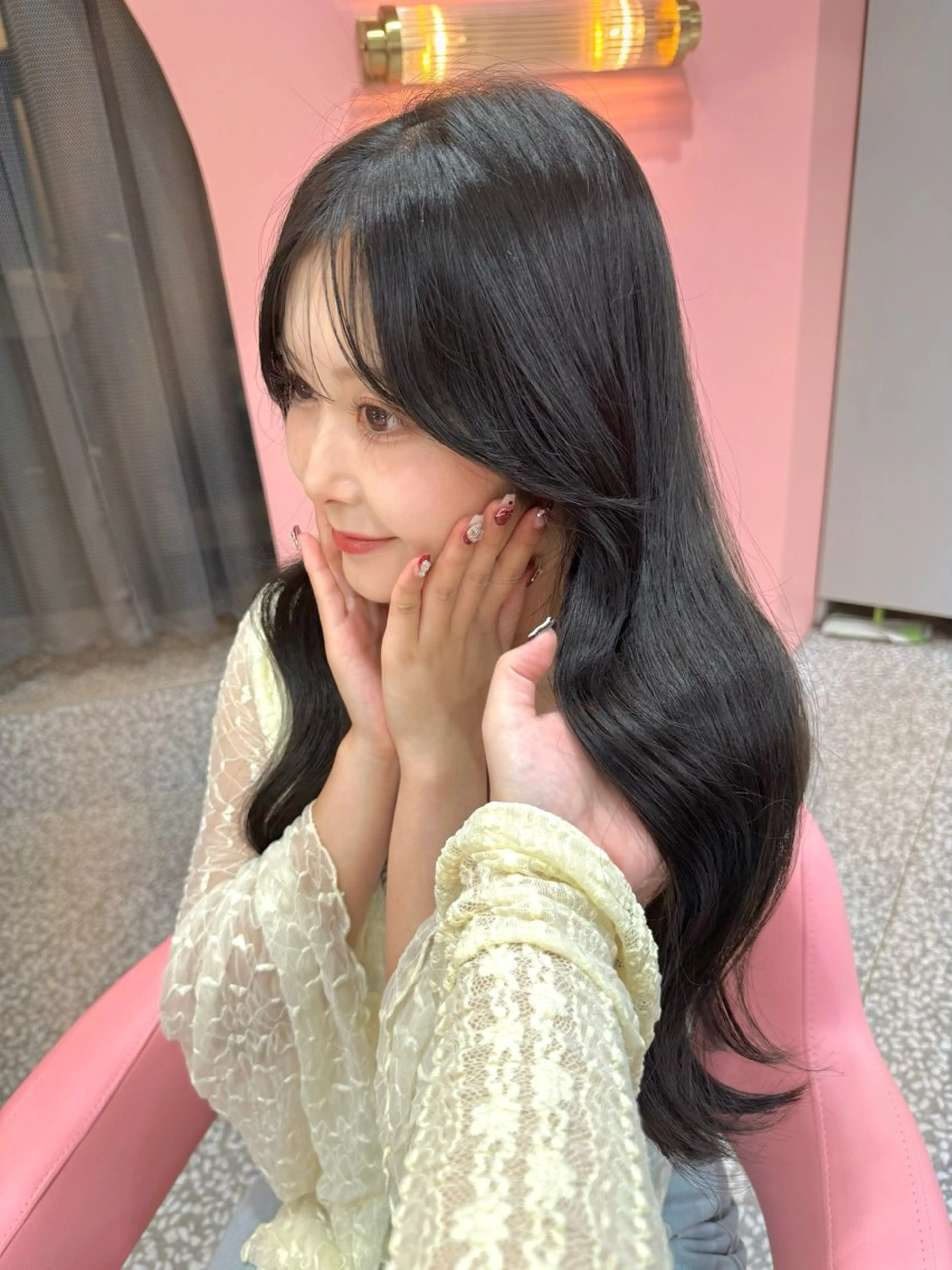 ロング 顔周りカット 韓国風ヘア レイヤーカット 似合わせカット 小顔カット カット ヘアカラー トリートメント 顔周り/透明感カラー REINA𓍯のヘアスタイル