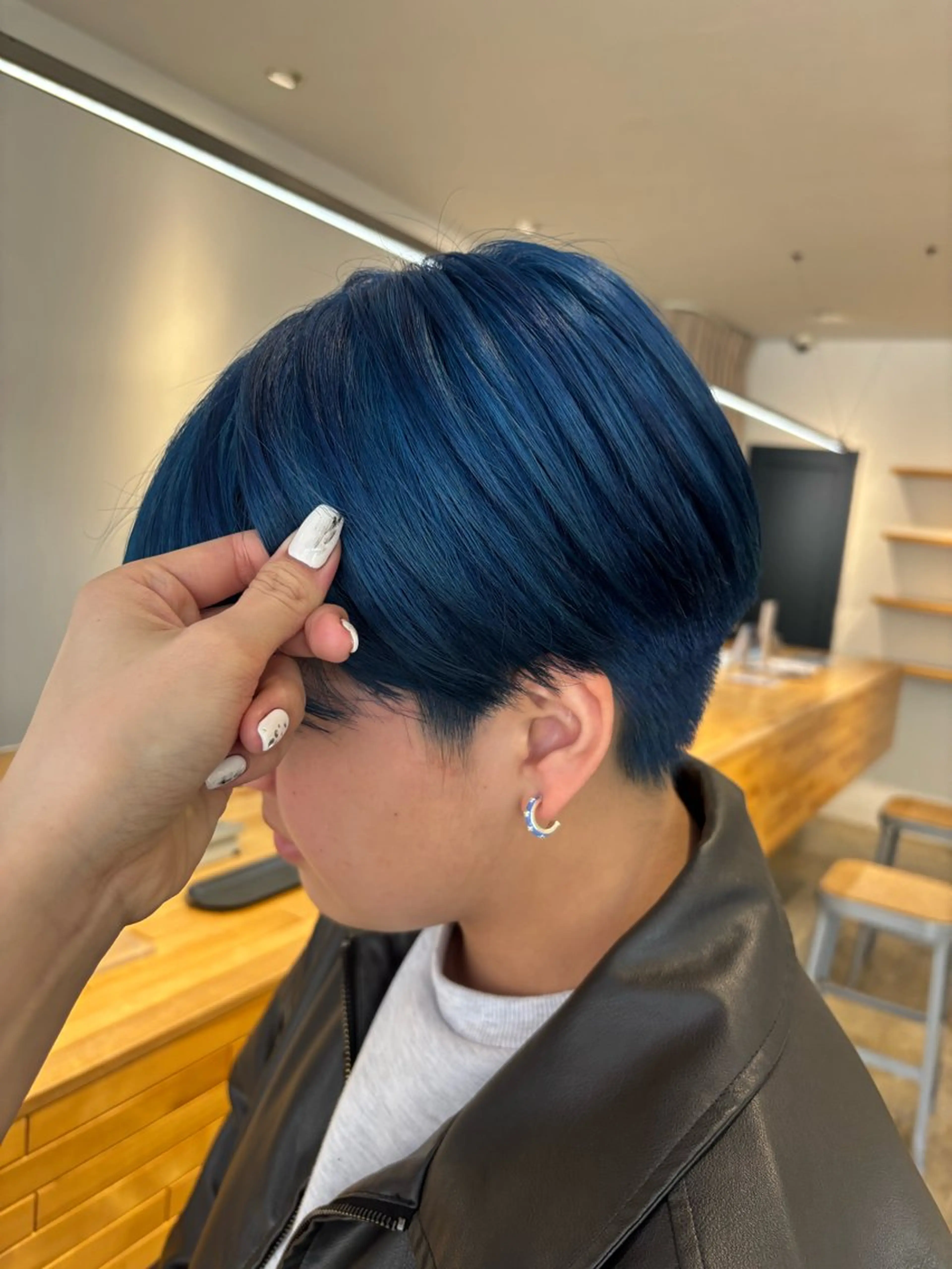 ショート ヘアカラー NAVY/ Miharuのヘアスタイル