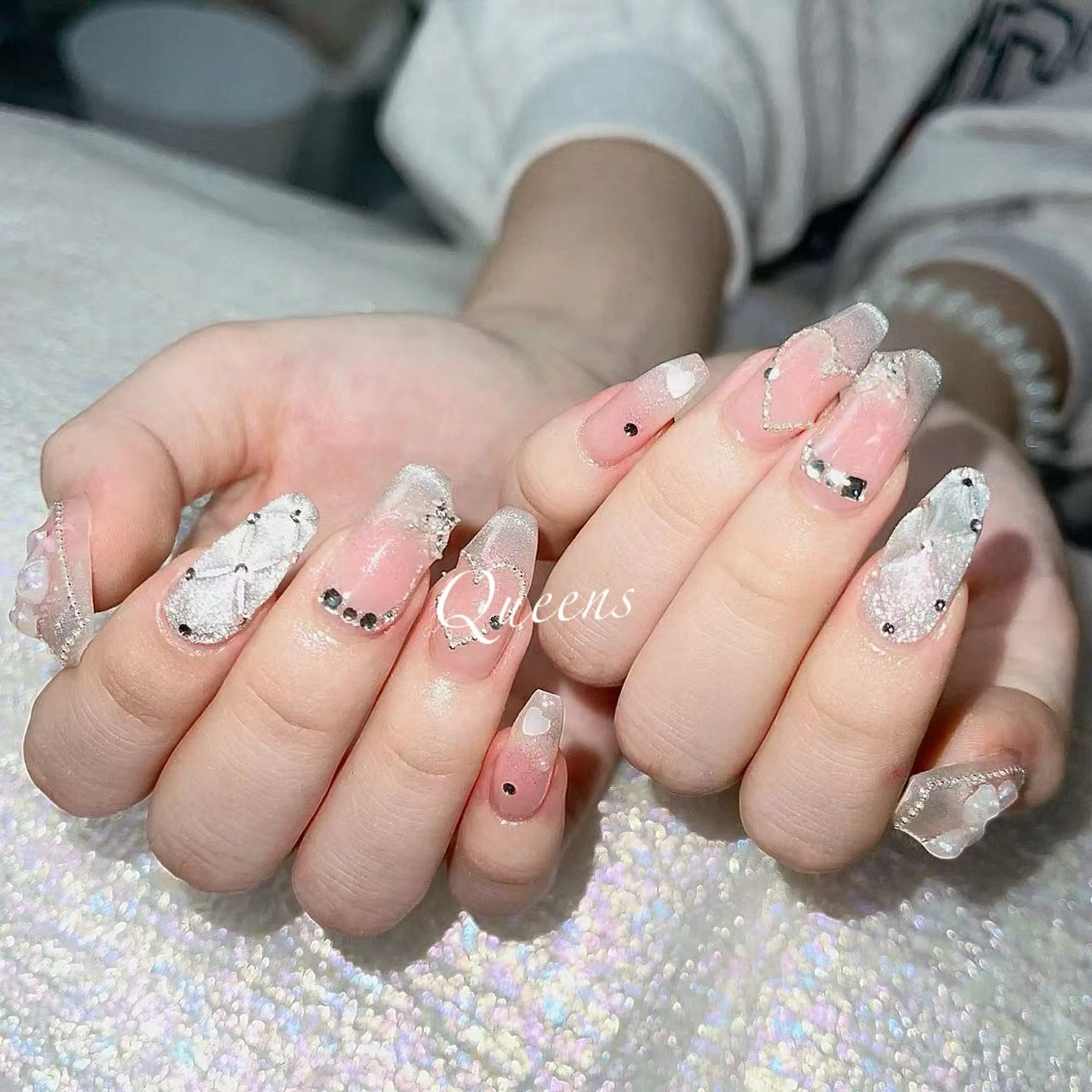 ネイル ハンドネイル Queens 榊 まおのネイルデザイン