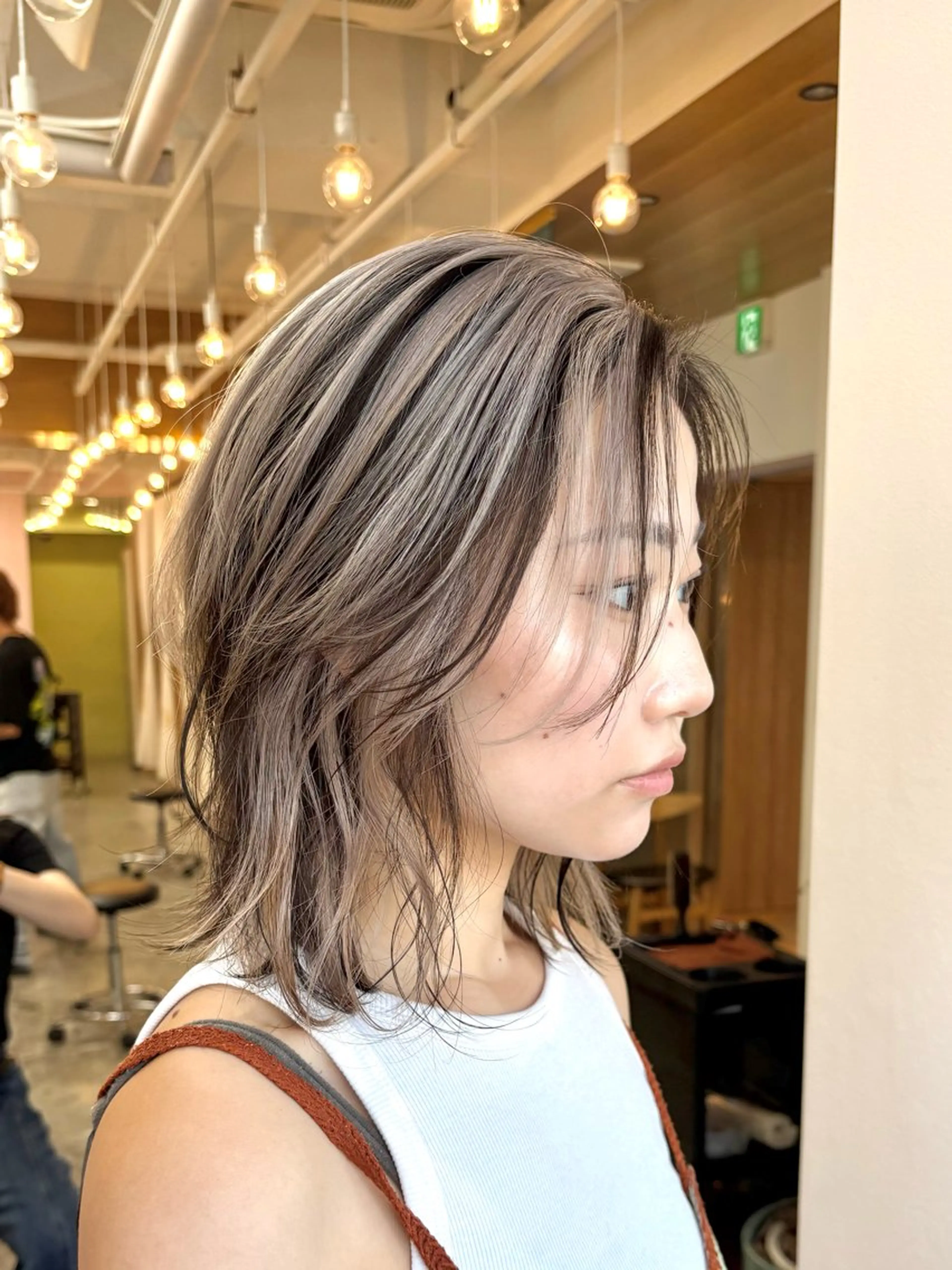 セミロング カット ヘアカラー 🩵縮毛矯正/ブリー チ/髪質改善/いつかのヘアスタイル