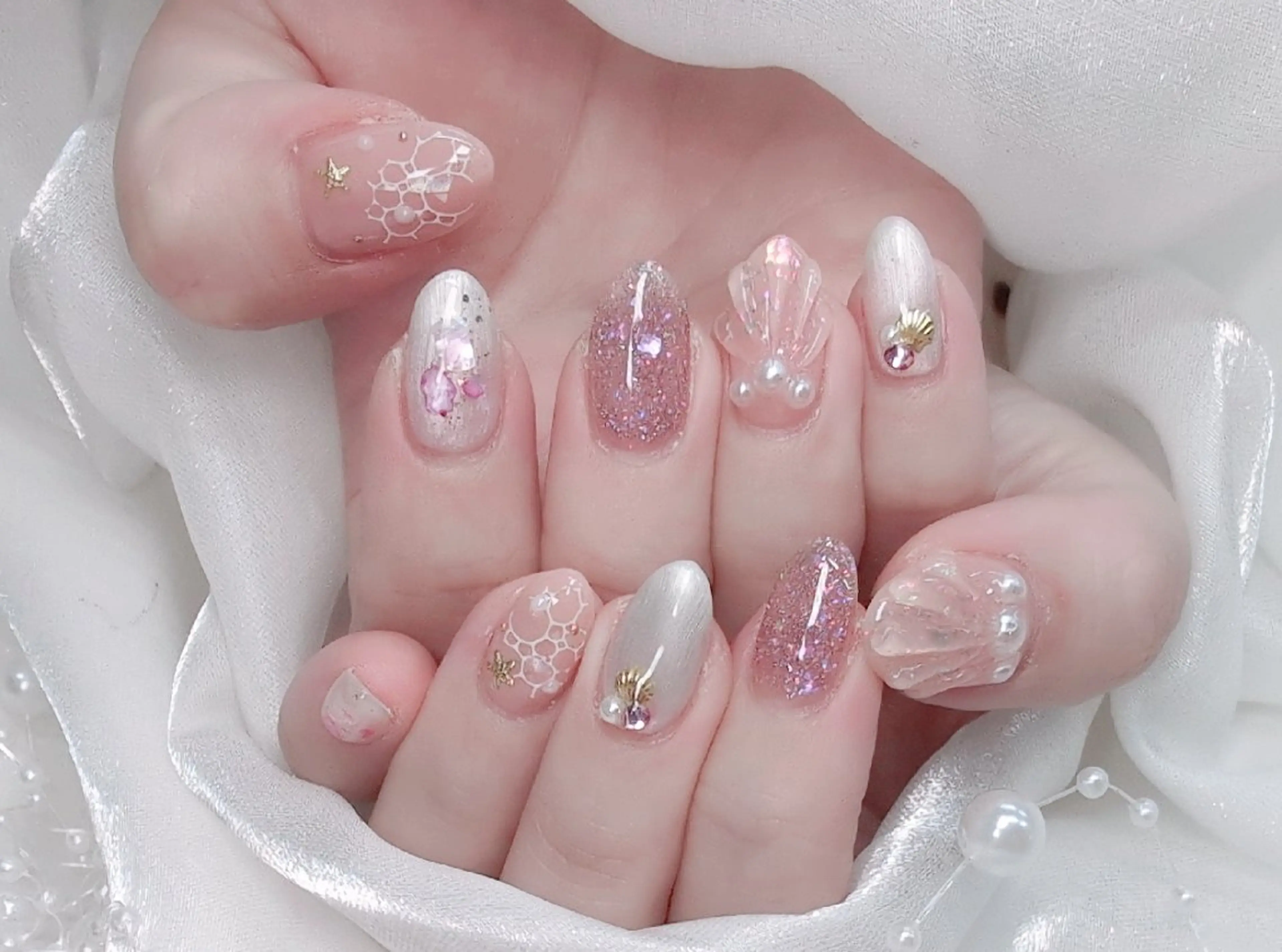 ネイル 長さ出し フラッシュネイル フレンチネイル キラキラネイル ラメ(グリッター) Chouette Nailのネイルデザイン