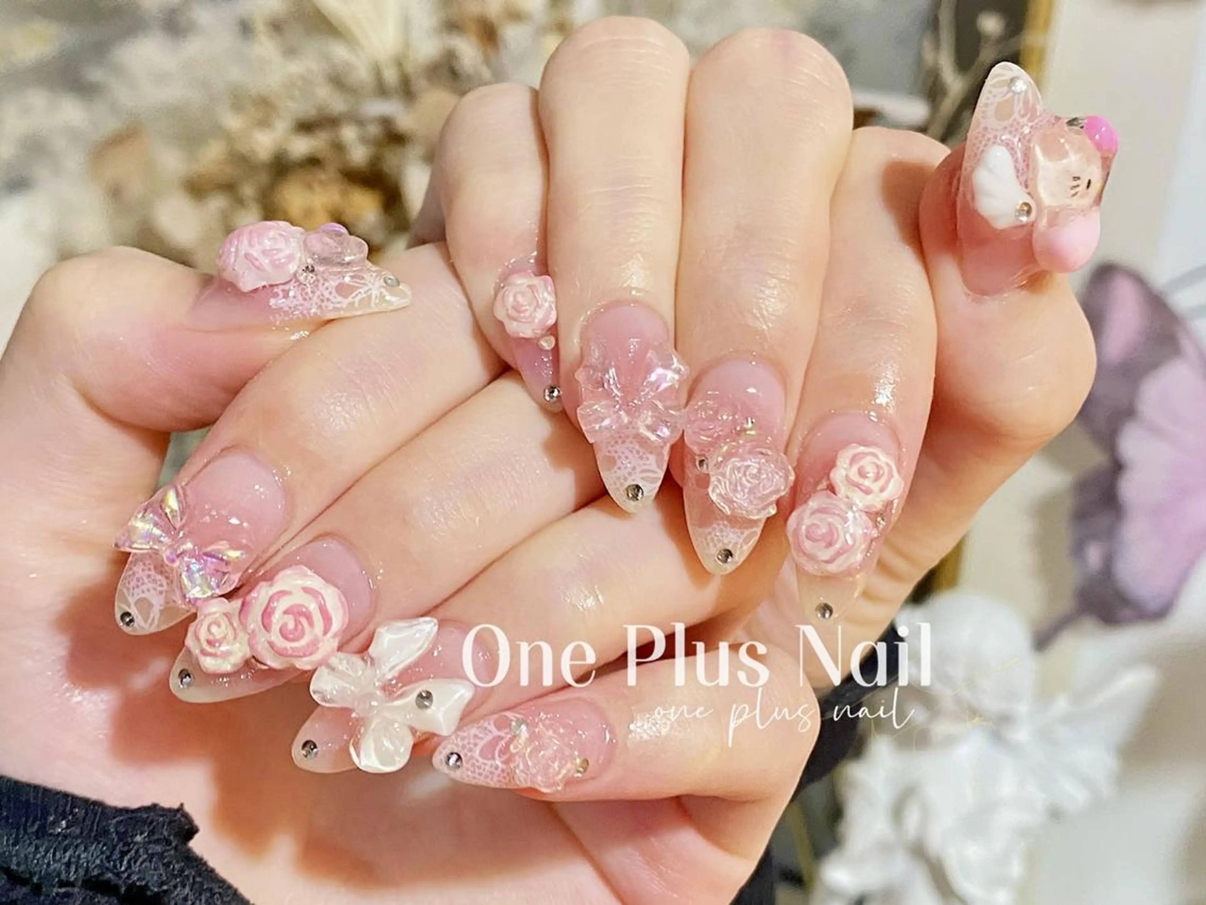 ネイル ガーリー ハート キラキラネイル 韓国ネイル ロングネイル One Plus Nail Salonのネイルデザイン