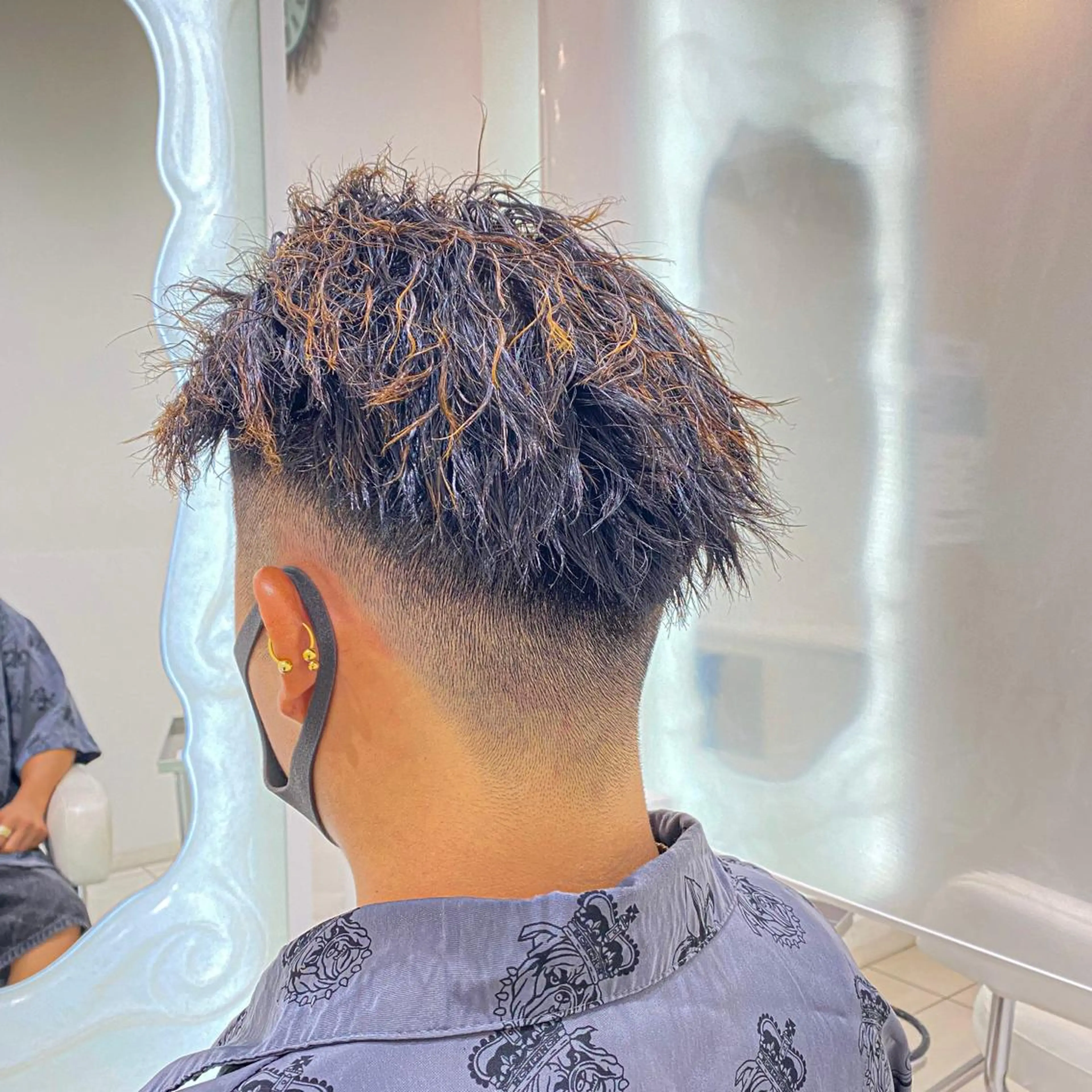 パーマ メンズ カット ヘアカラー パーマ スパイラル波巻き パーマ井本汰壱のヘアスタイル