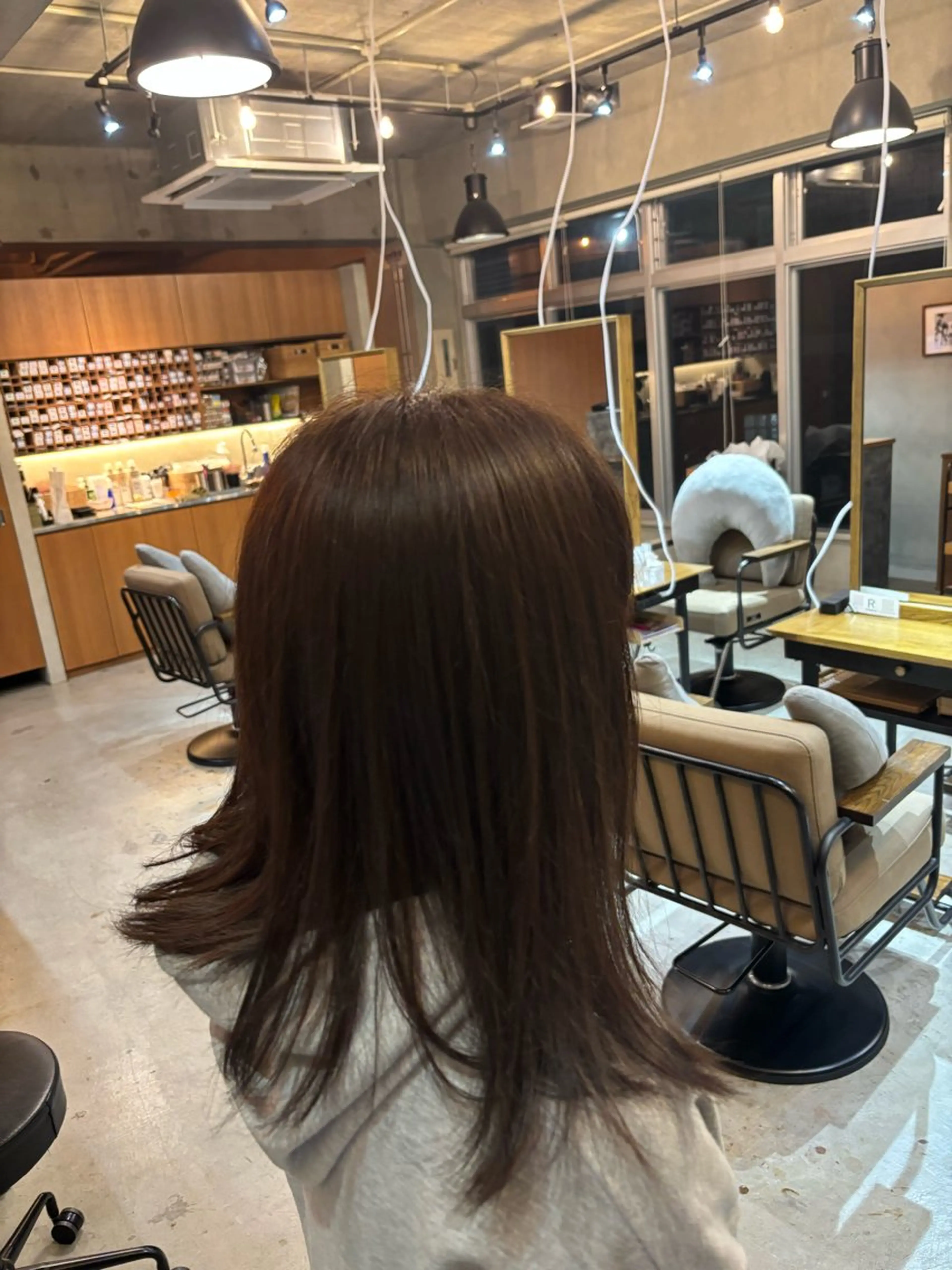 セミロング カラー 平良 那生のヘアスタイル