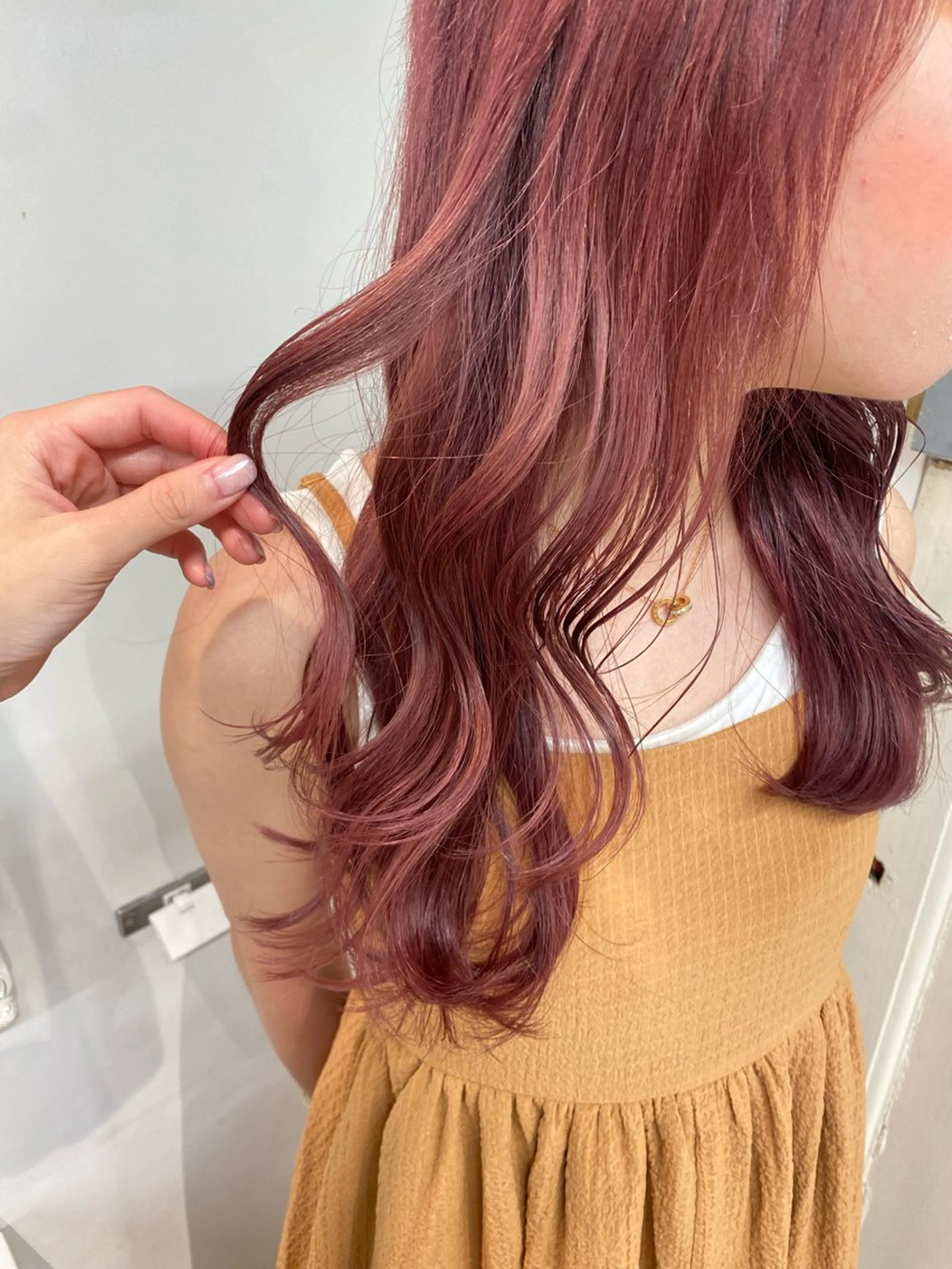 ロング カラー ブリーチ ピンクカラー 🫧ブリーチなし 透明感カラーゆん🫧のヘアスタイル