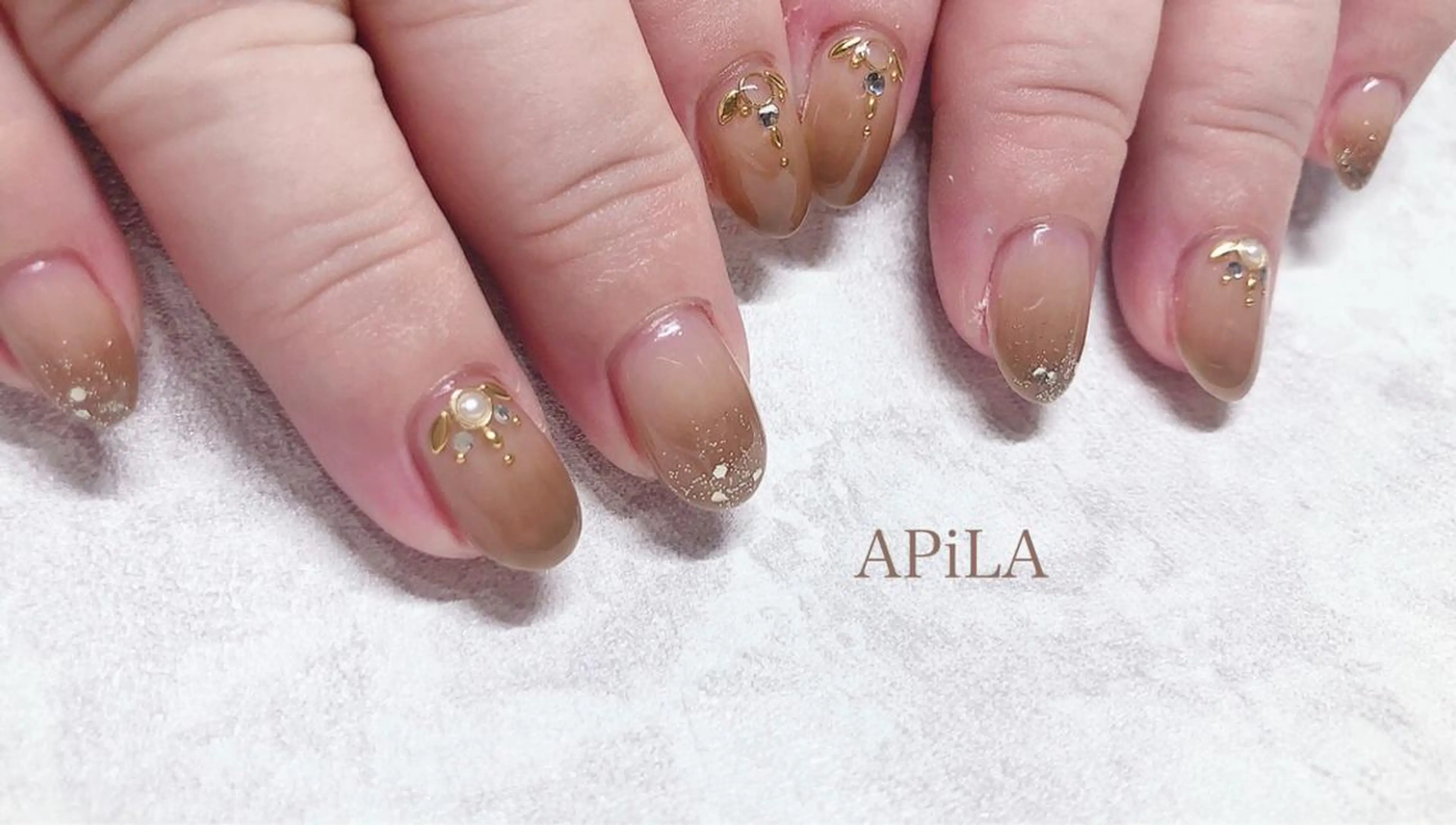 ネイル アートネイル APiLA 甲斐田のネイルデザイン