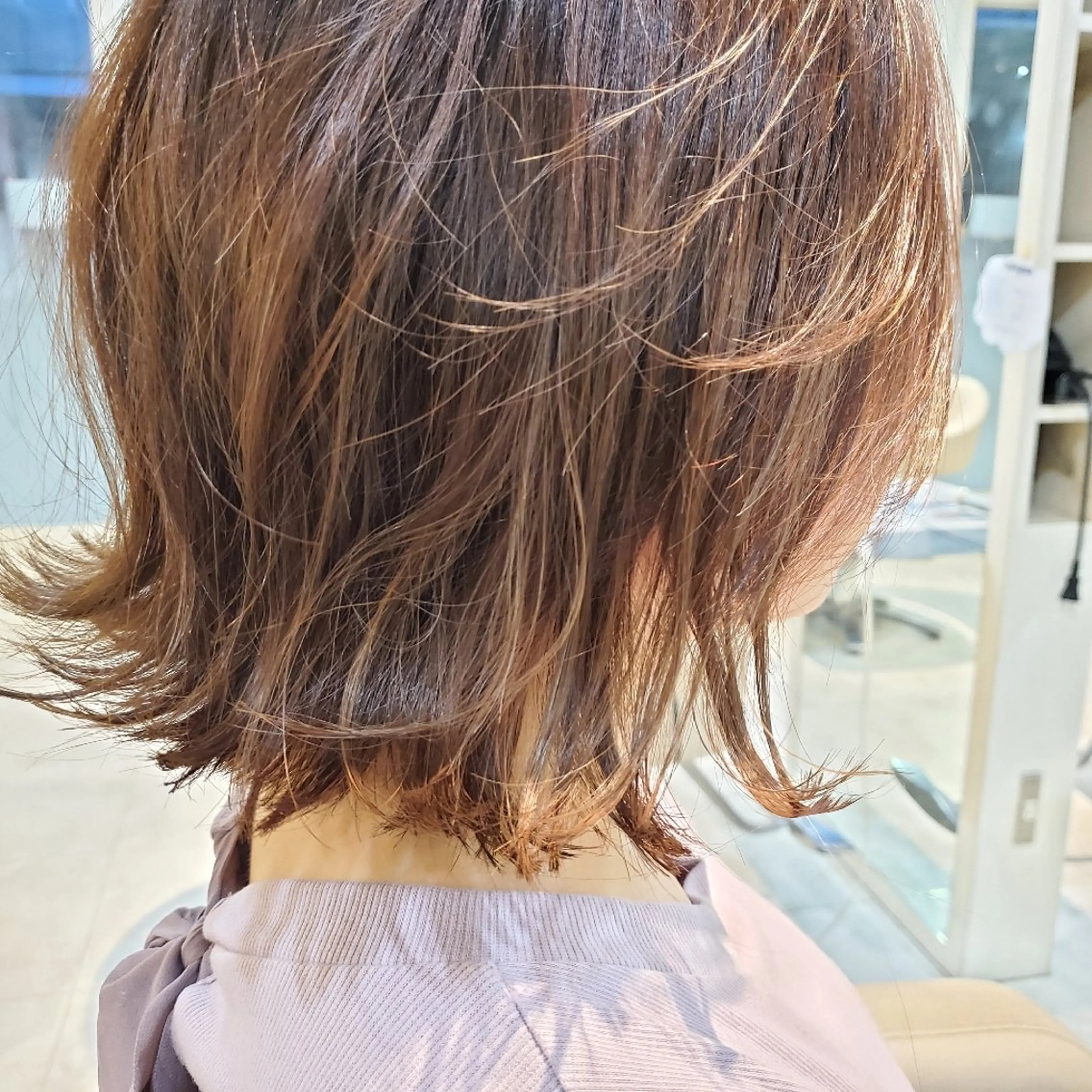 ミディアム 外ハネヘア カット 浦川 敬太のヘアスタイル