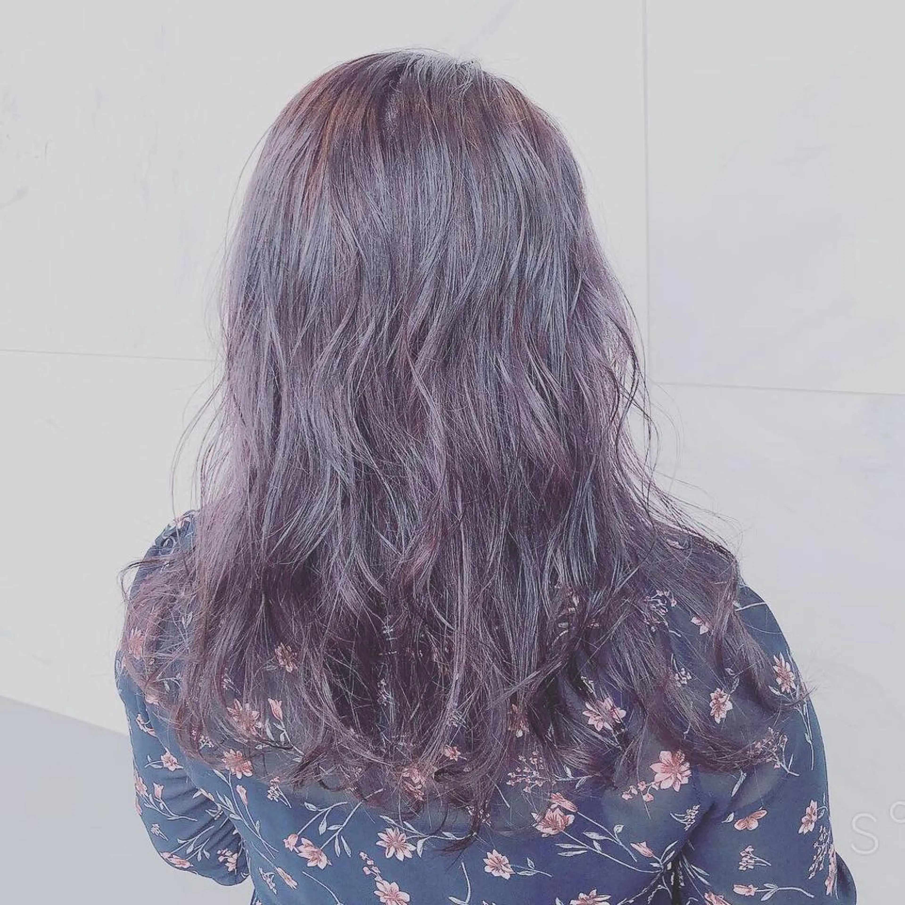 セミロング カラー バイオレットカラー カット ヘアカラー トリートメント 難しい髪質の縮毛矯正 高岡/射水/髪質改善のヘアスタイル