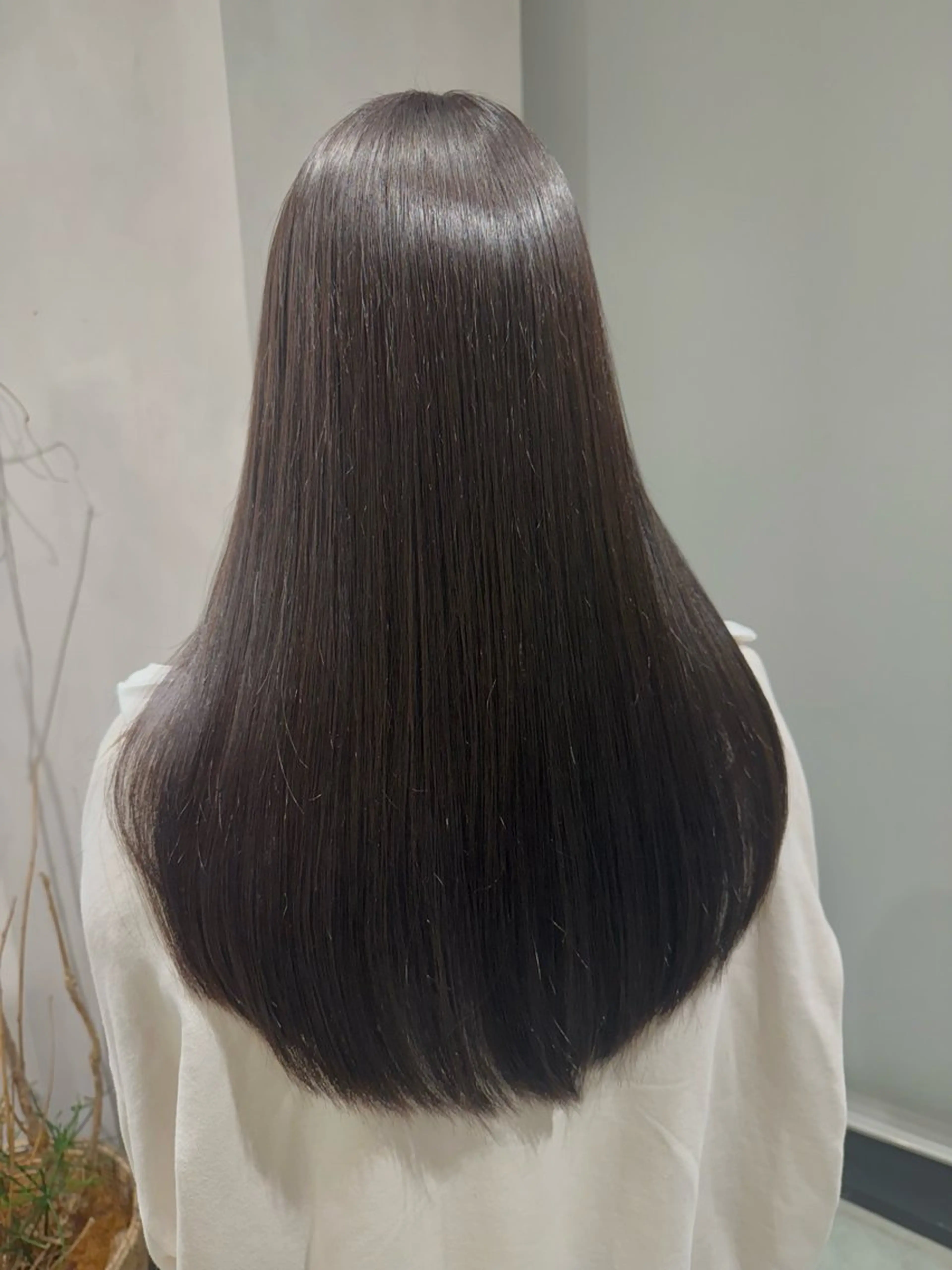 ロング カラー ブラウンカラー ナチュラルブラウン カット ヘアカラー 縮毛矯正 ハイトーン／透明感 カラー Mioのヘアスタイル