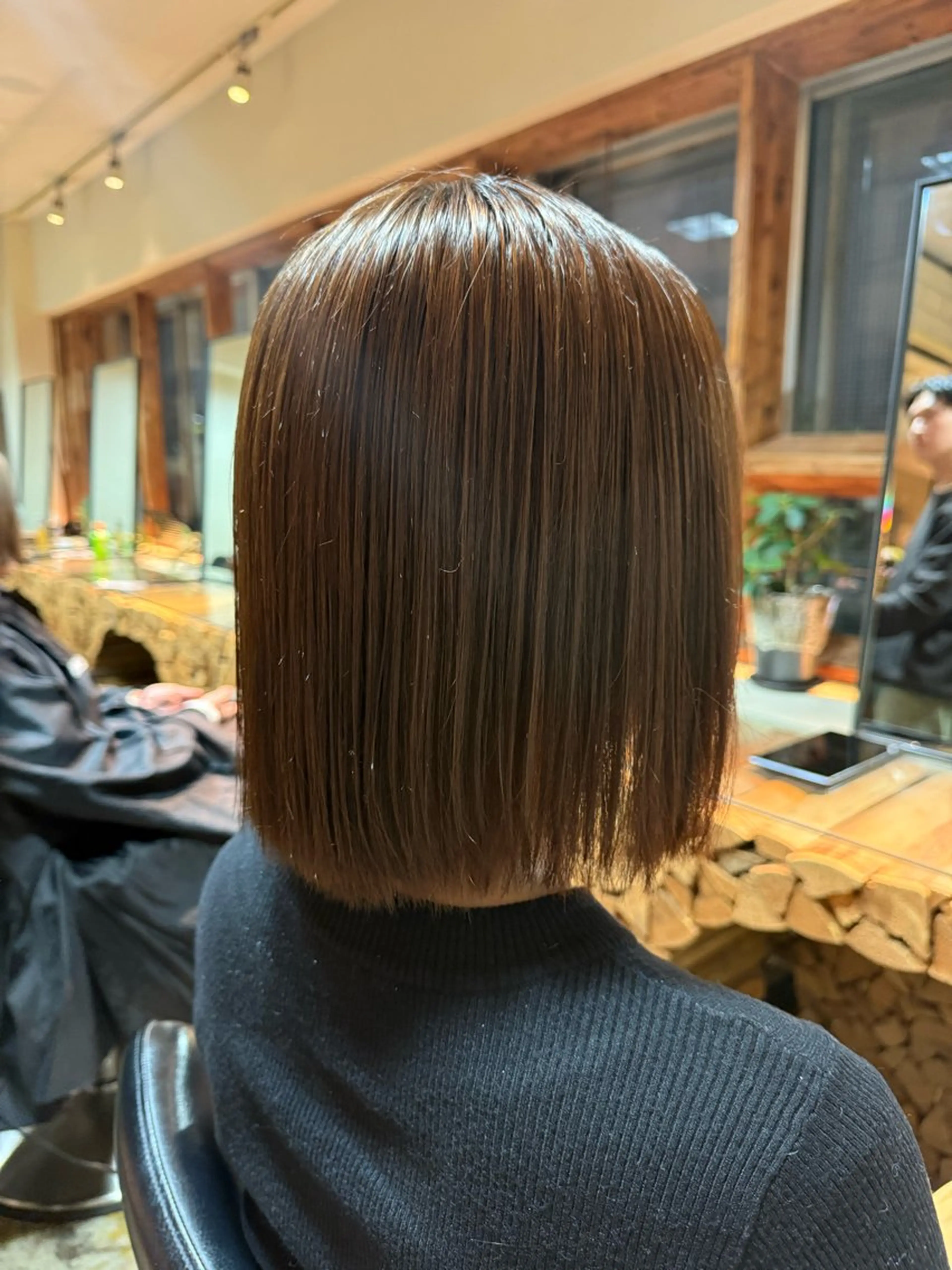 ミディアム カラー 須藤 優真 レイヤーボブ ウルフのヘアスタイル