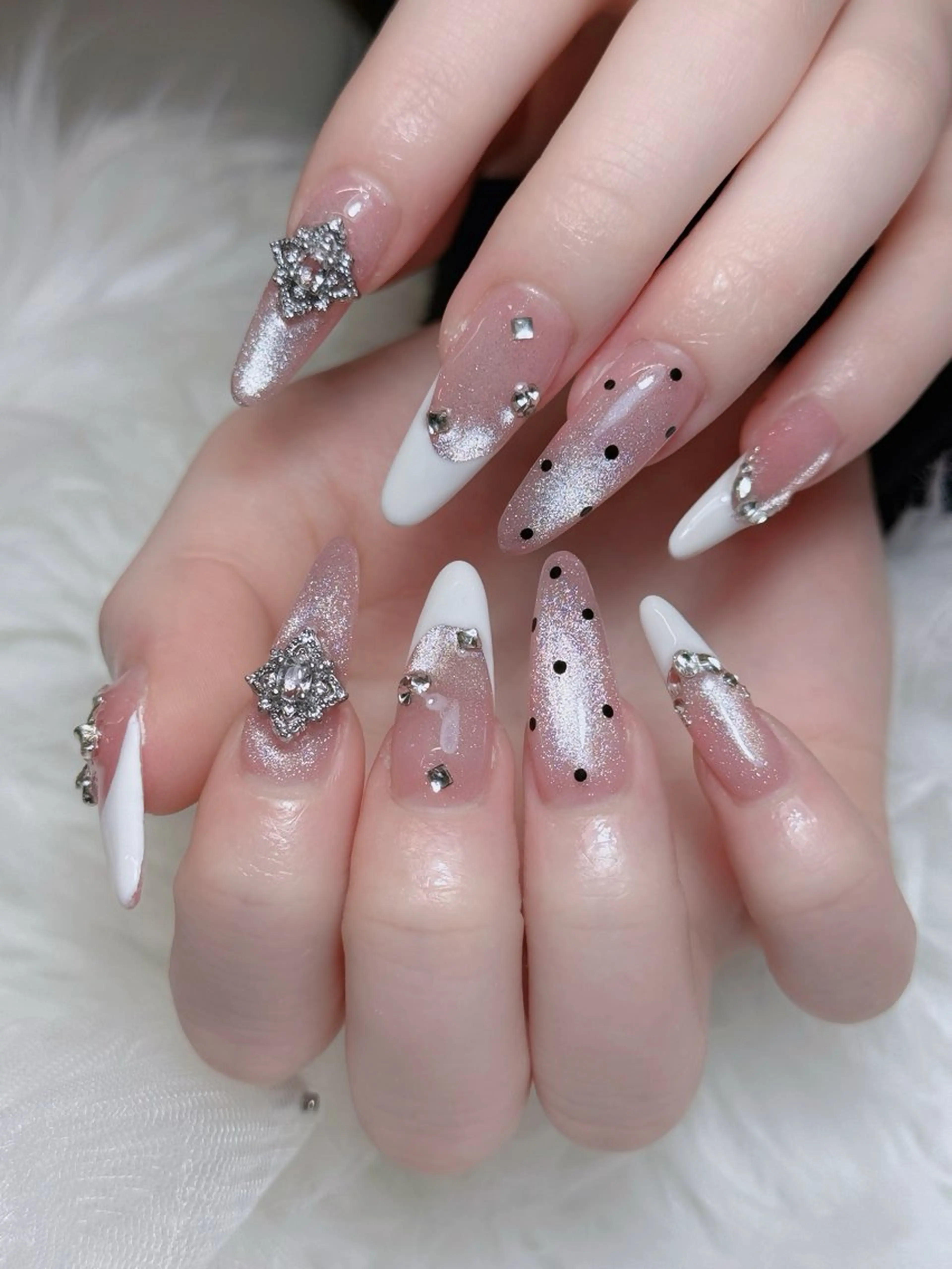 ネイル オーロラネイル チークネイル フットネイル フレンチネイル 韓国ネイル ハンドネイル Lumi Nailのネイルデザイン