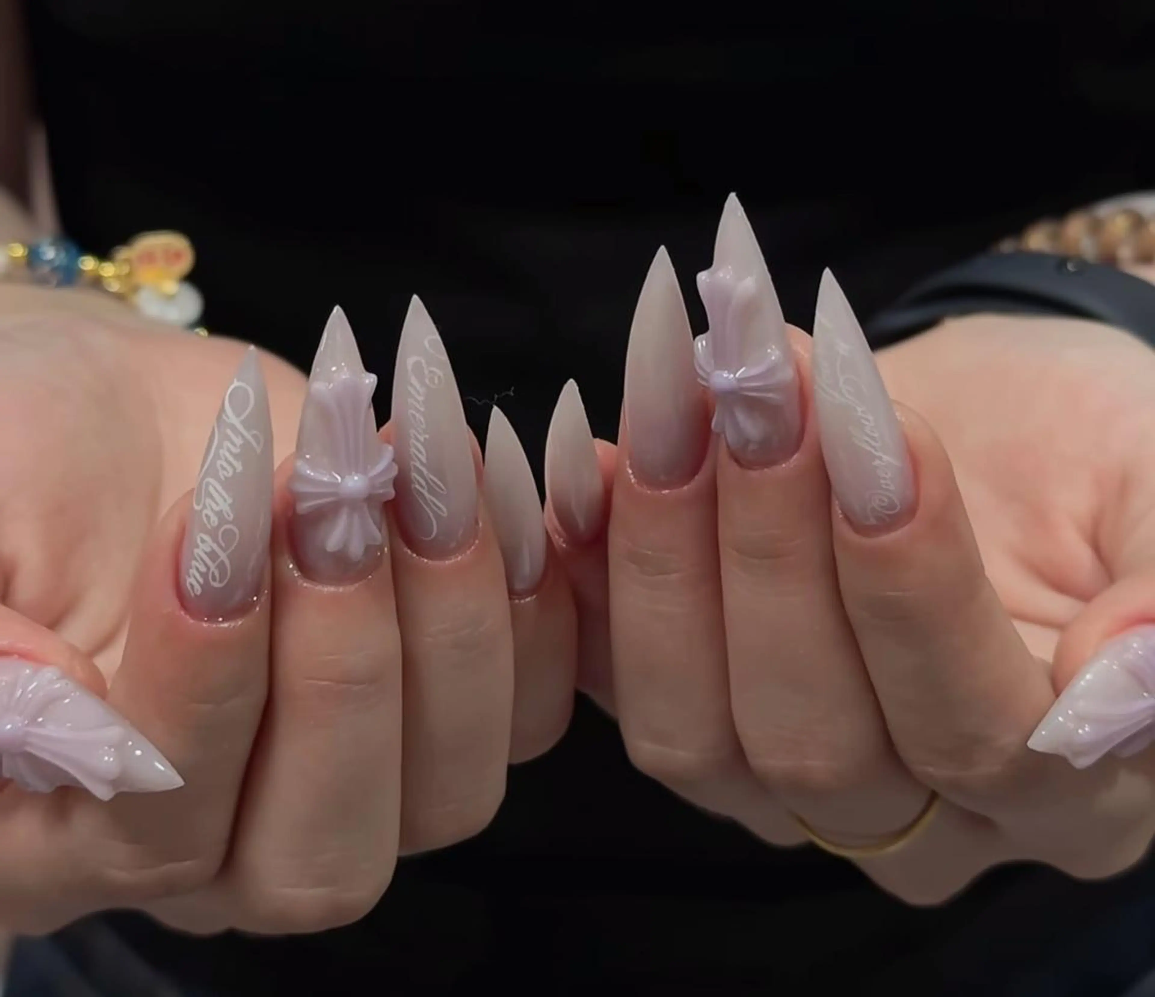 ネイル ハンドネイル 🎀 Ayaka_nailのネイルデザイン