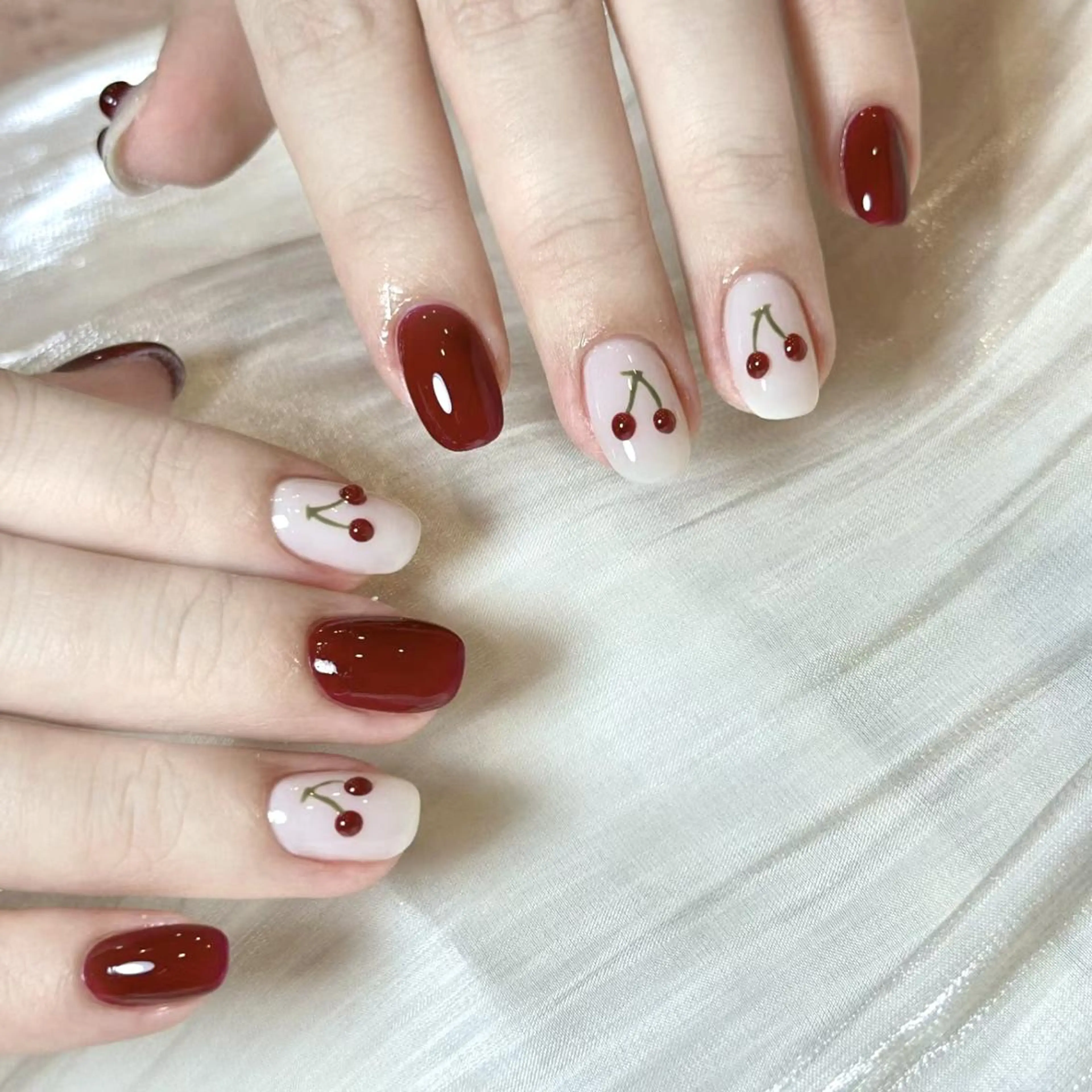 ネイル RAFFINE haru🦋🩵のネイルデザイン