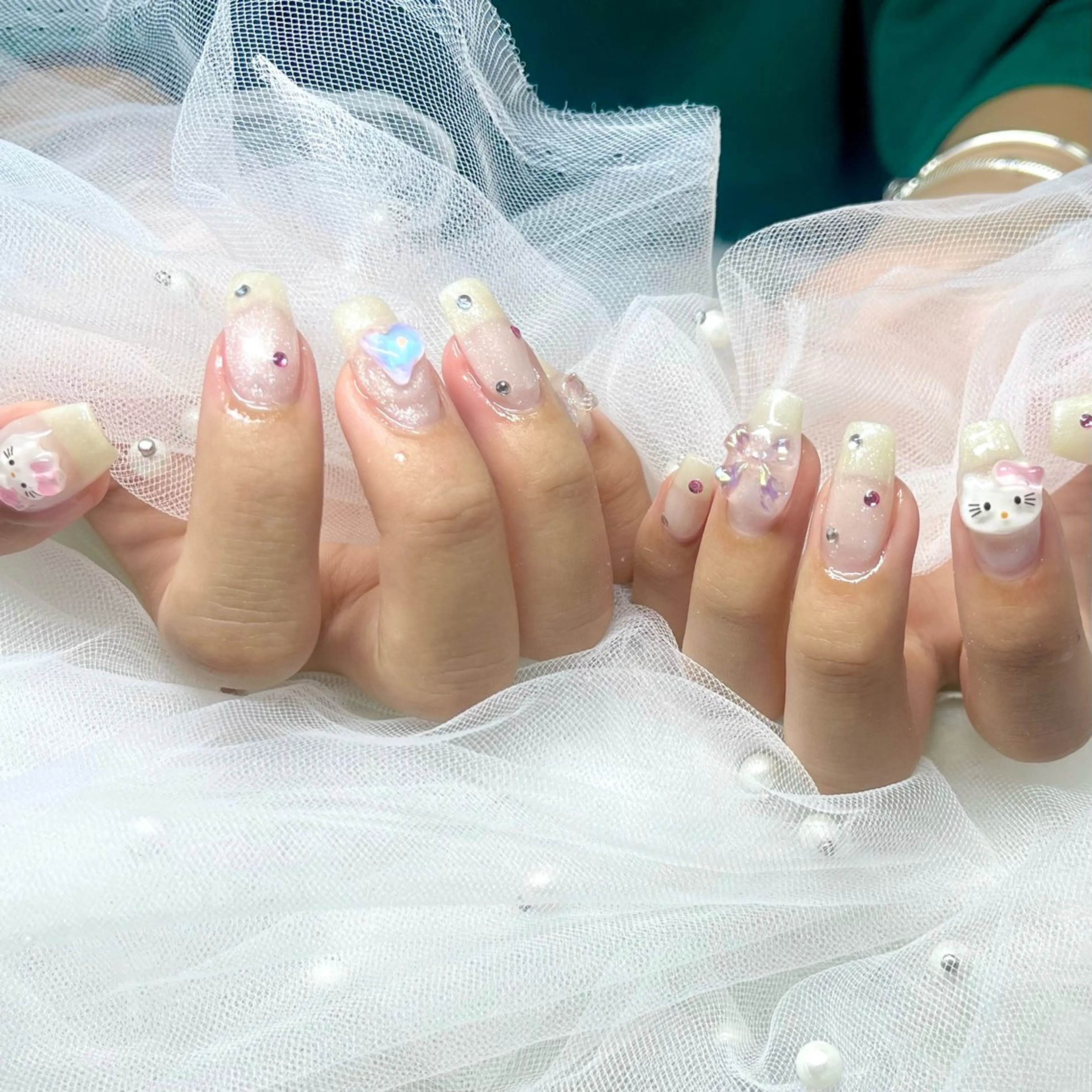 ネイル ワンカラーネイル リボン ハンドネイル fox. nail__sakiのネイルデザイン