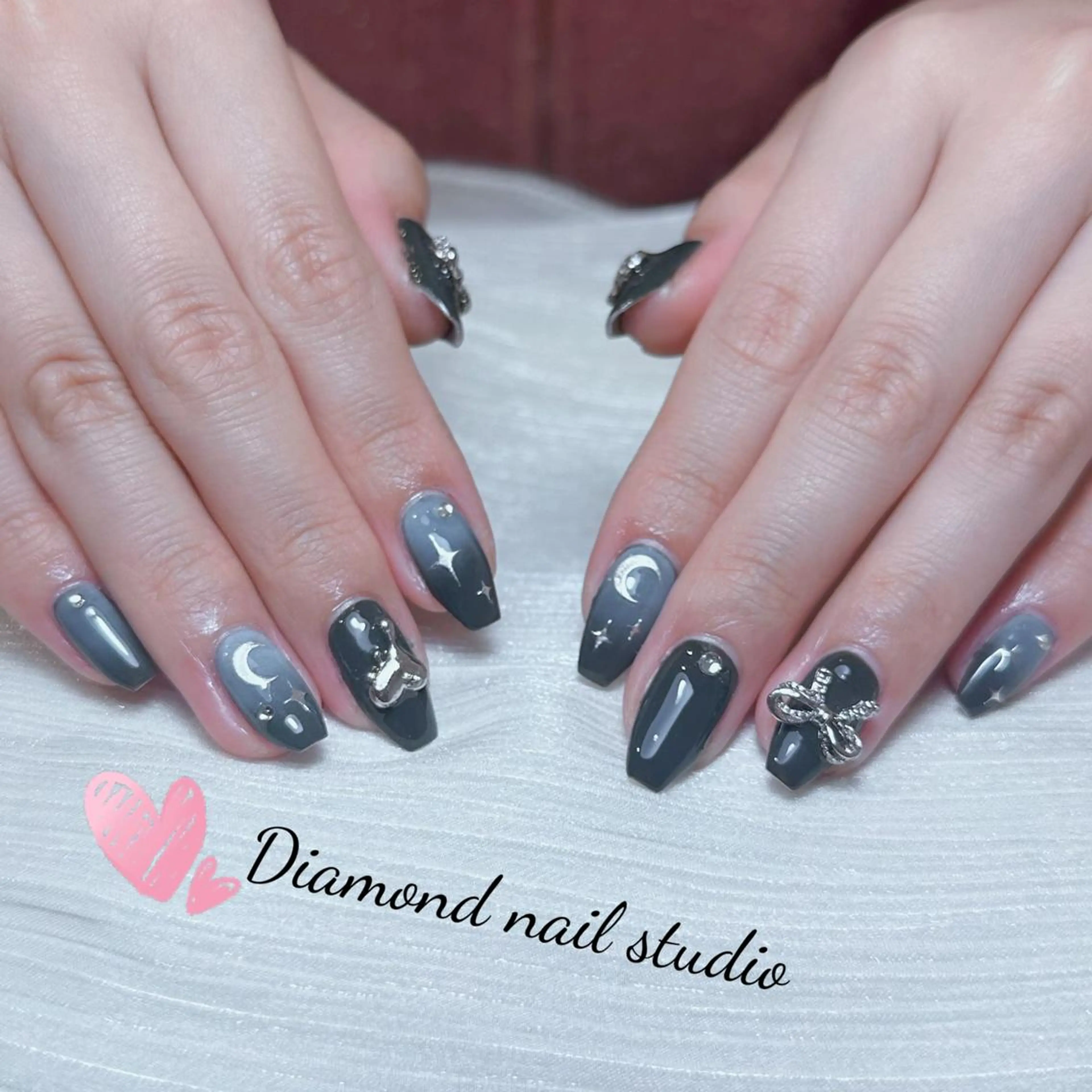 ネイル アートネイル オーロラネイル ガーリー キラキラネイル マグネットネイル ハンドネイル ハンドケア Diamond 🚢のネイルデザイン