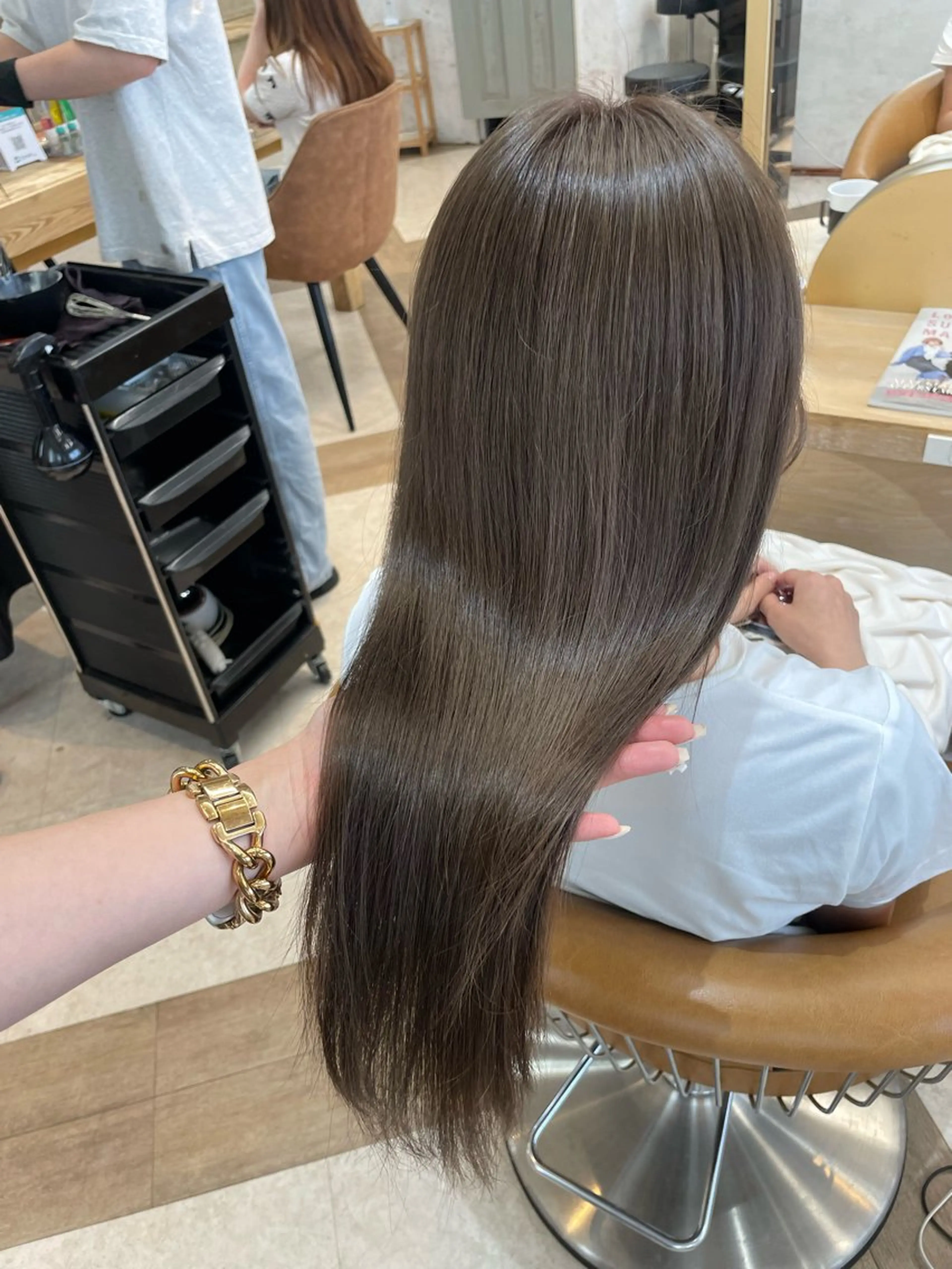 ロング ヘアカラー Kanami/韓国風 /艶カラーのヘアスタイル