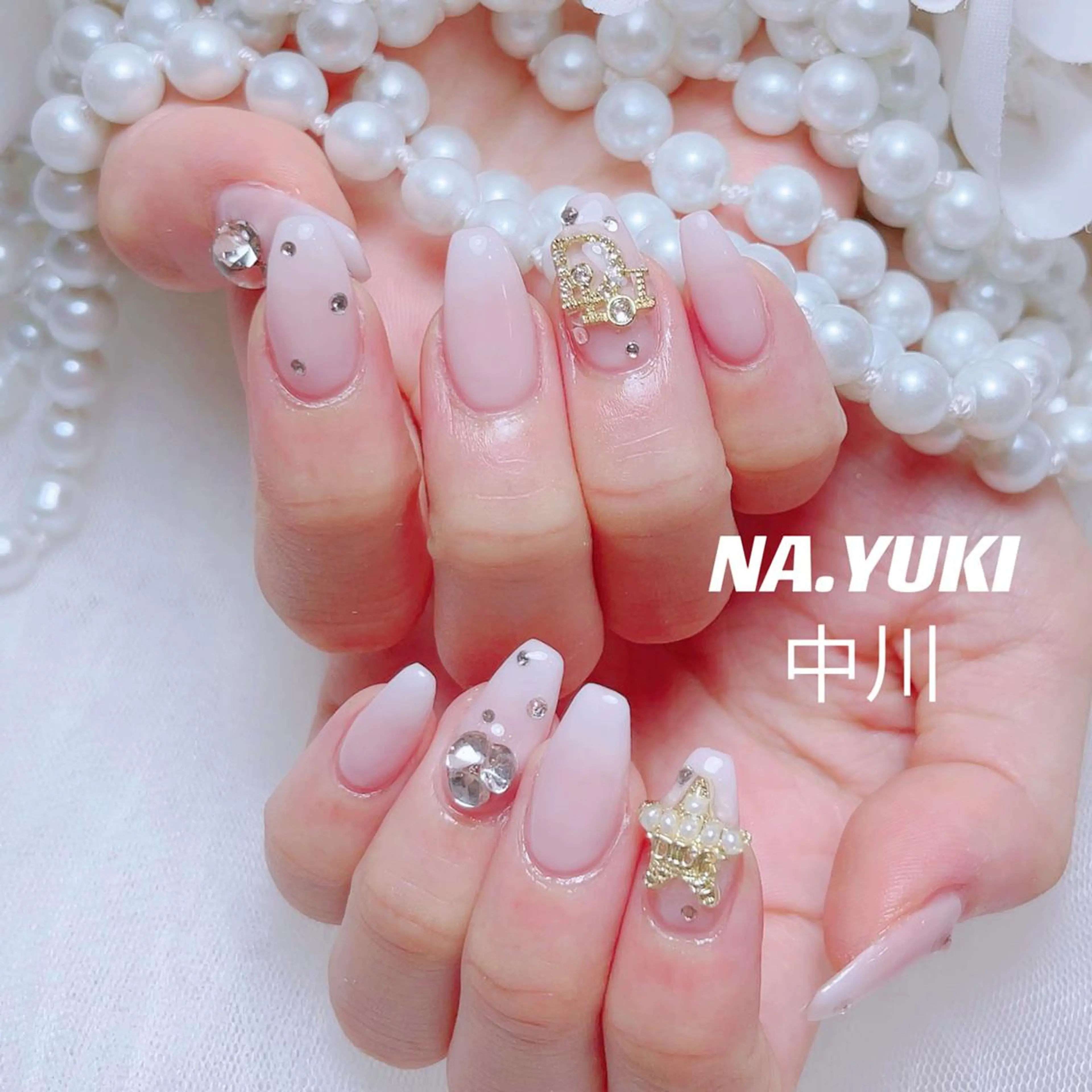 ネイル 🦋 Queenieのネイルデザイン