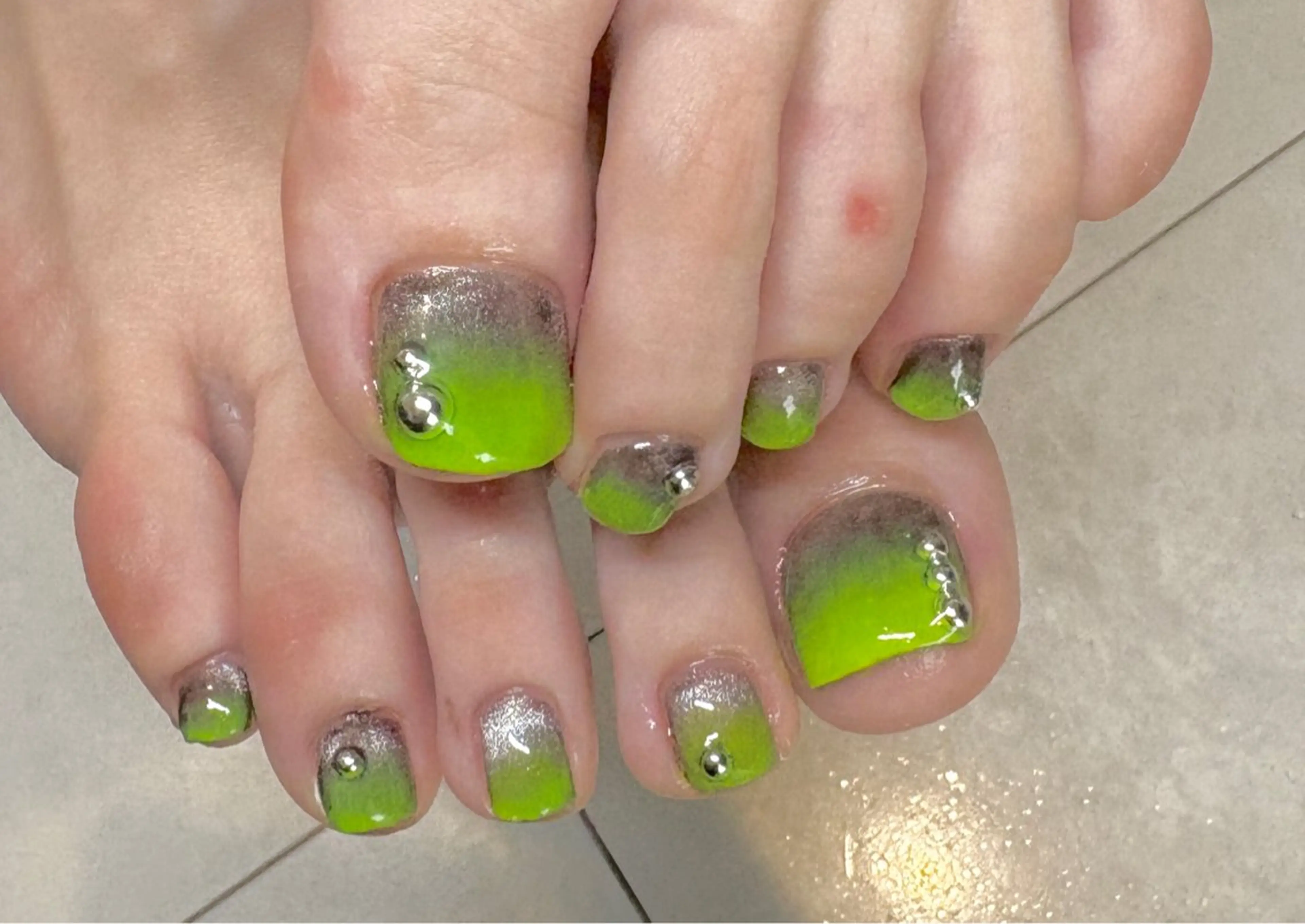 ネイル 長さ出し 持ち込み 春ネイル フットネイル N.style所属・Ｎ. styleのネイルデザイン