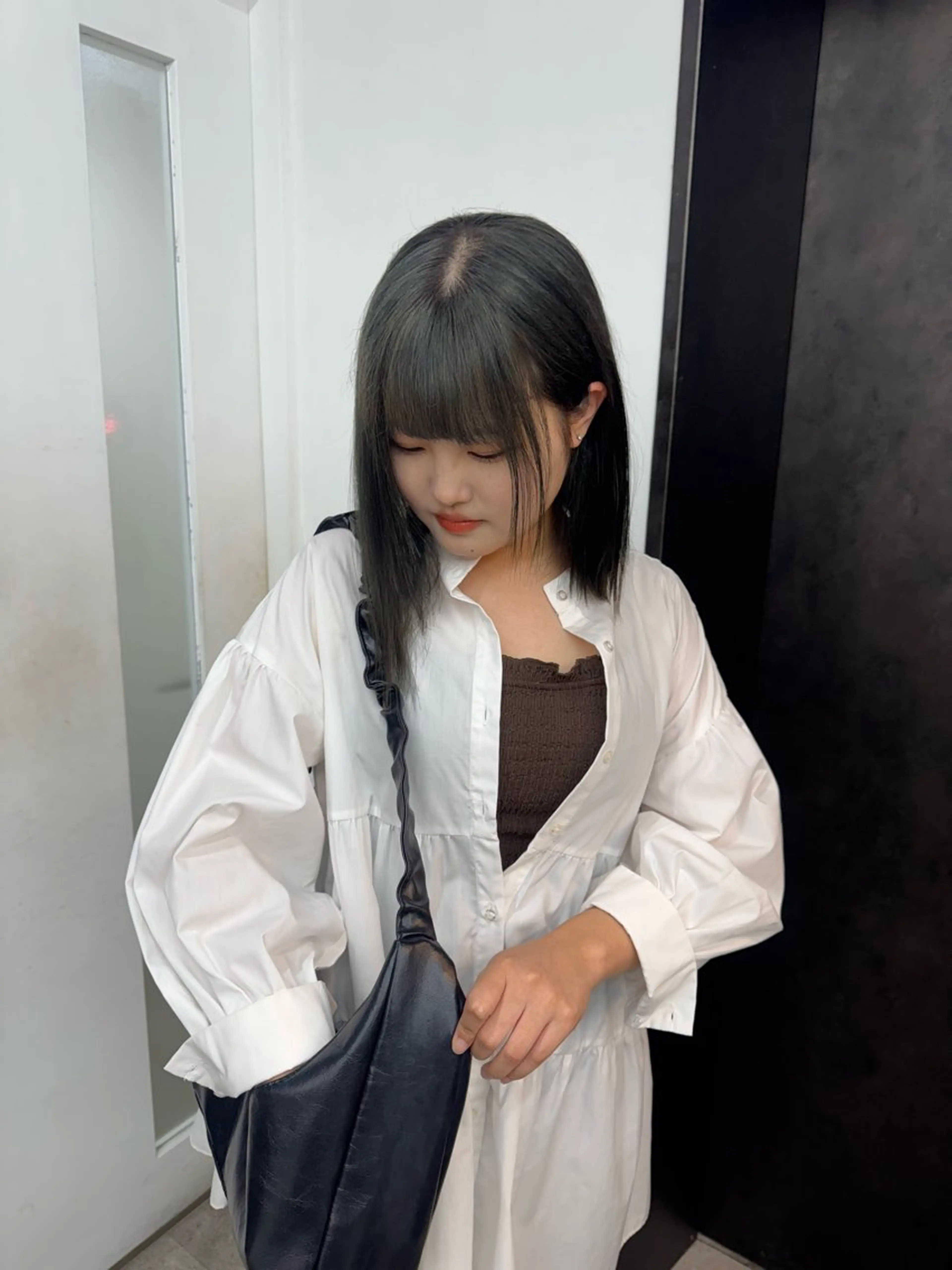 ミディアム カラー ベージュカラー オリーブベージュ ヘアカラー トリートメント Momoka🪷 /ハイトーンのヘアスタイル