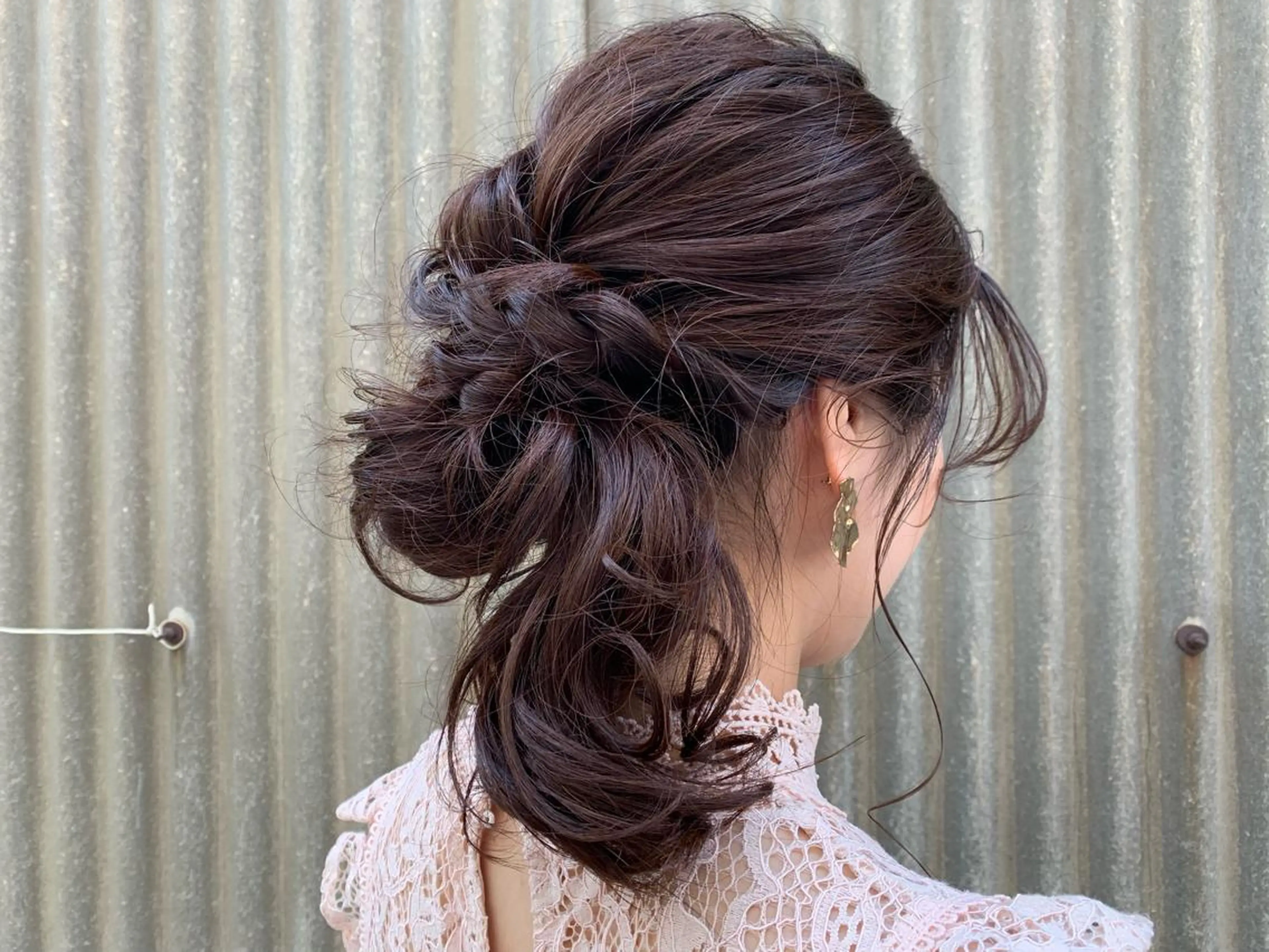 ロング ヘアアレンジ お団子ヘア 野々村 朋美のヘアスタイル