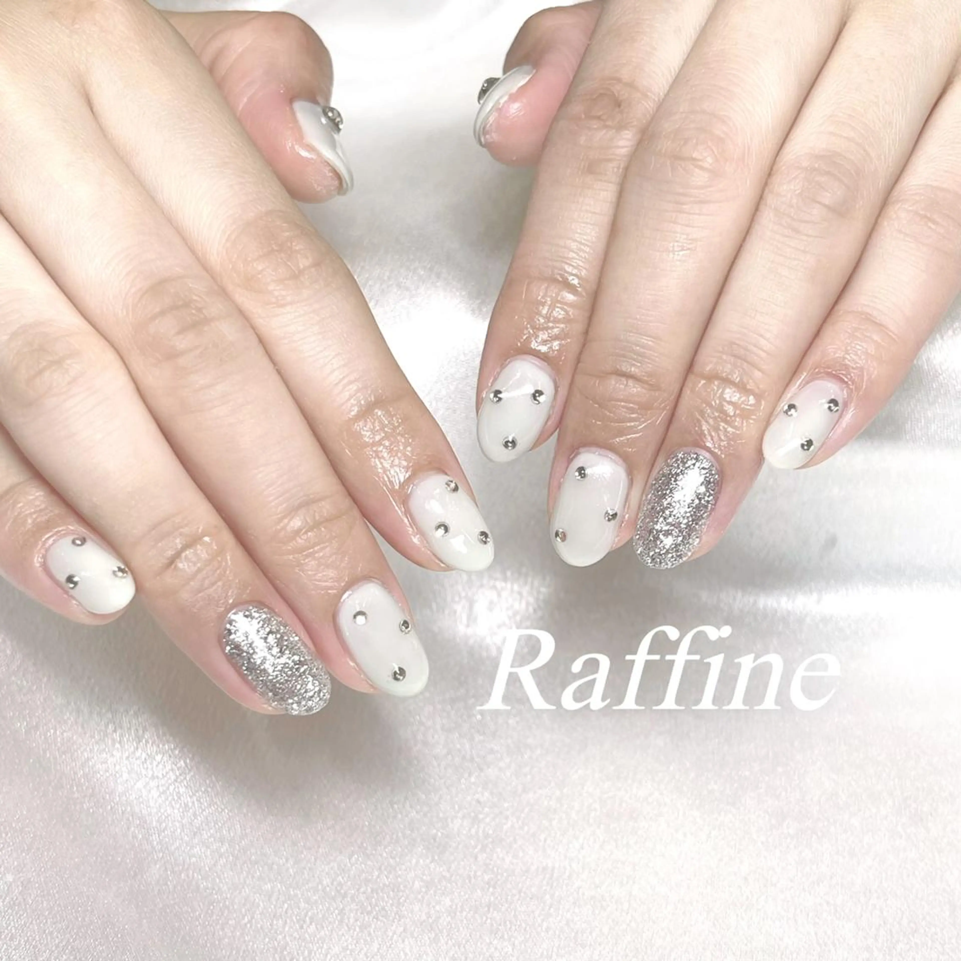 ネイル RAFFINE 月🦋🩵のネイルデザイン