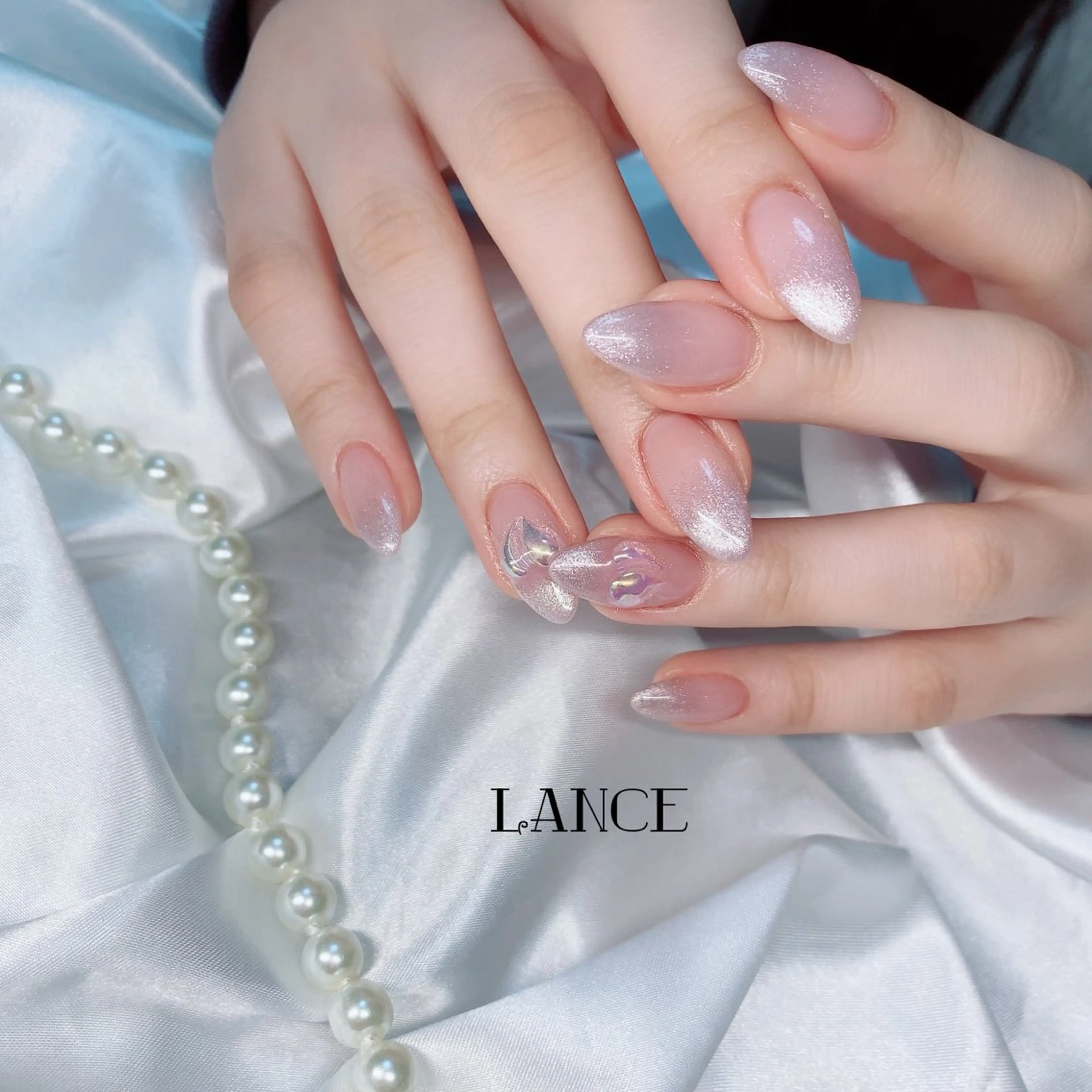 ネイル オーロラネイル フレンチネイル キラキラネイル ニュアンスネイル ピンク ハンドネイル Lance nailのネイルデザイン