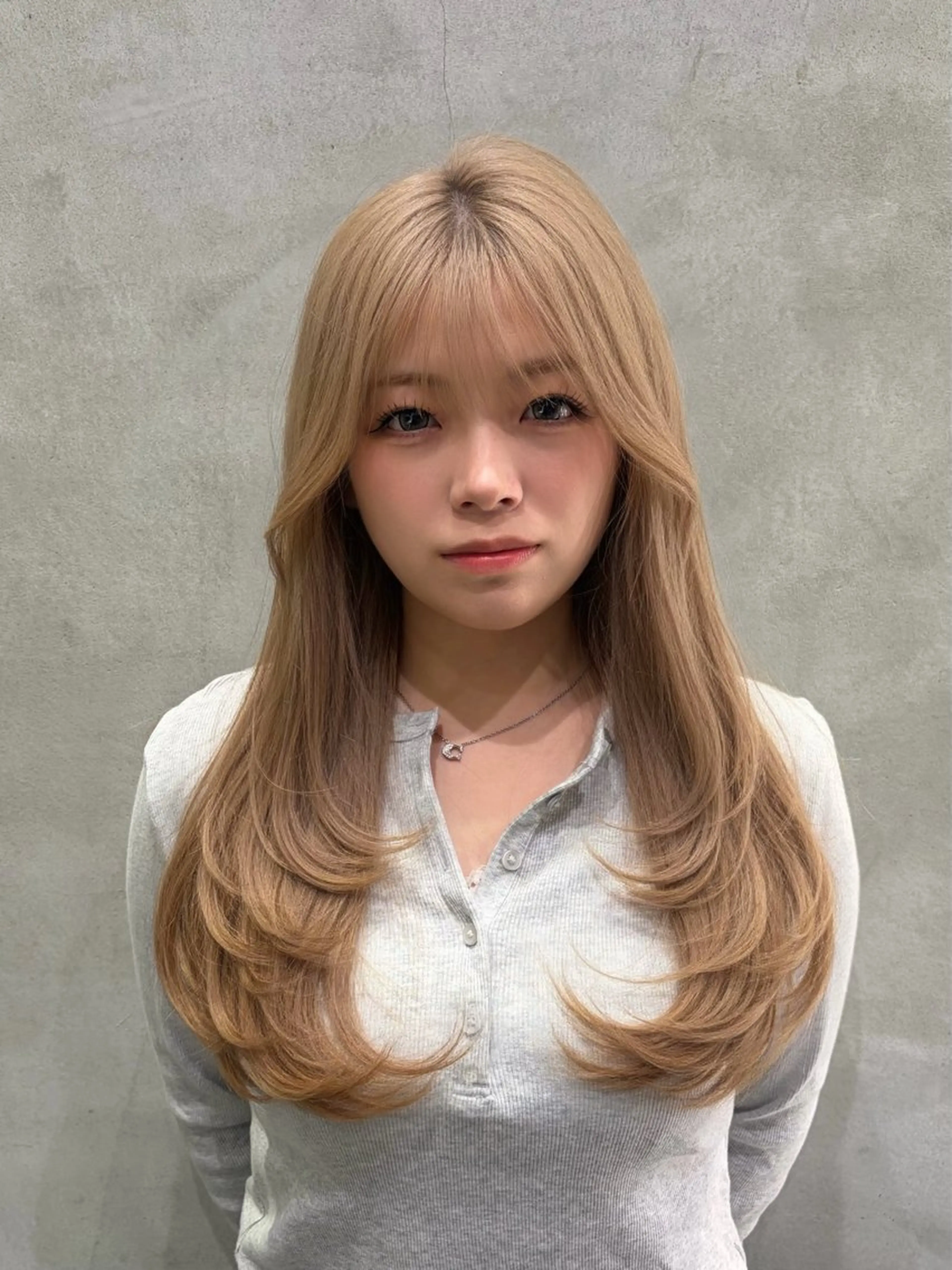 ロング カラー ロングレイヤー ベージュカラー ミルクティーベージュ レイヤーカット ロング Lond naitre所属・🦋Lond🦋 manakaのヘアスタイル