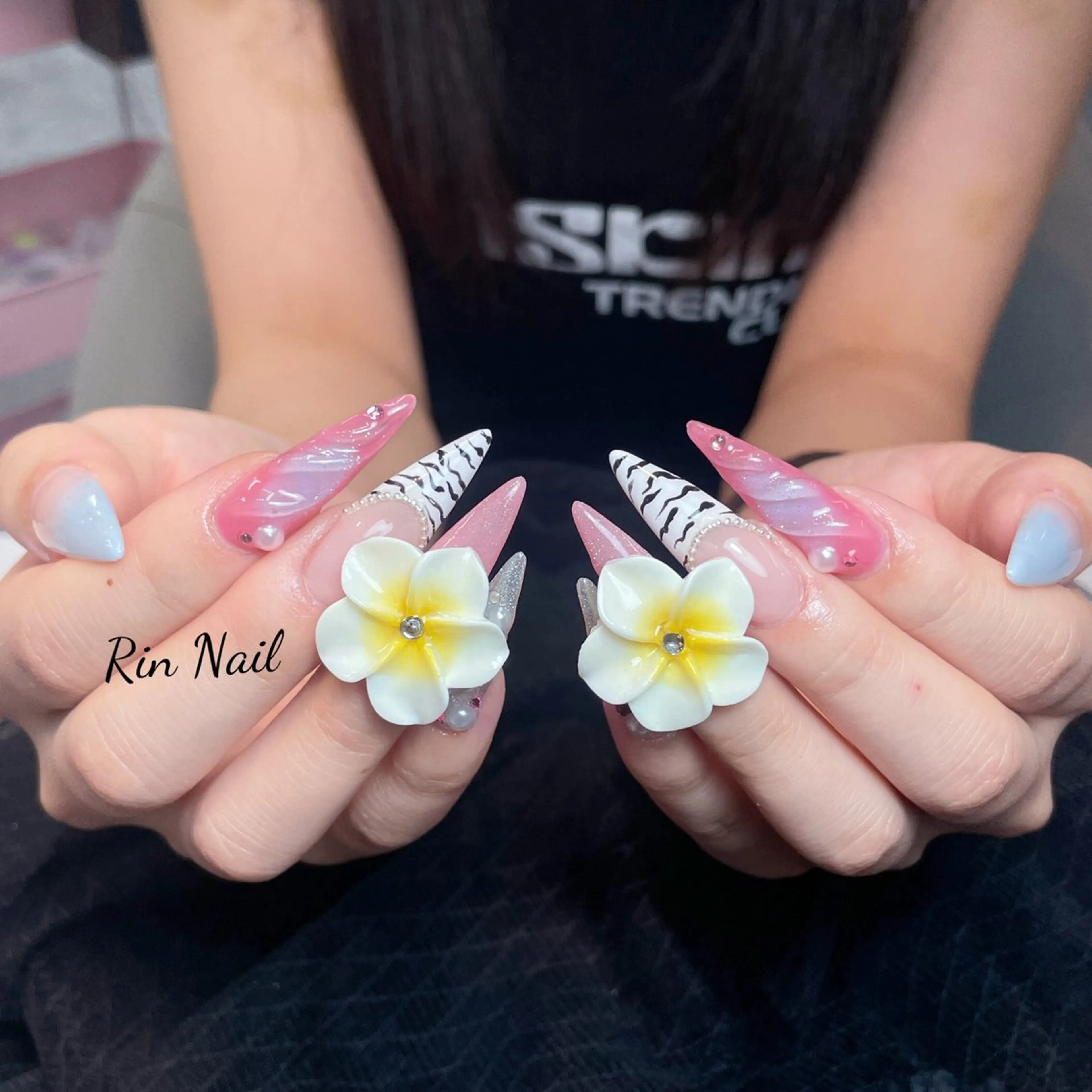 ネイル フレンチネイル ジェルネイル 韓国ネイル マグネットネイル ネイルチップ Rin Nail 新大久保店のネイルデザイン