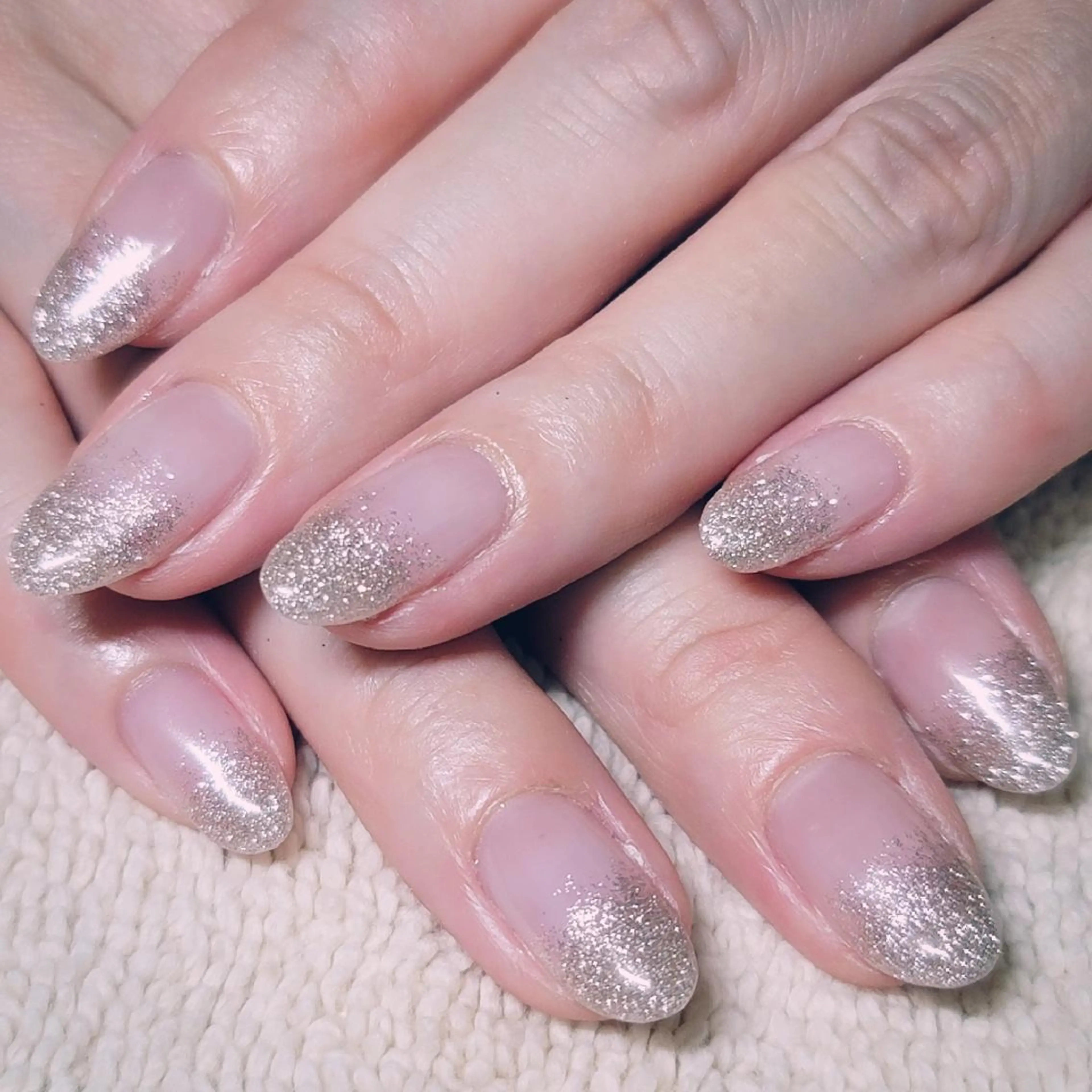 ネイル グラデーション ラメ(グリッター) オフィスネイル ピンク ピンクベージュ ハンドネイル よしだ ひろきのネイルデザイン