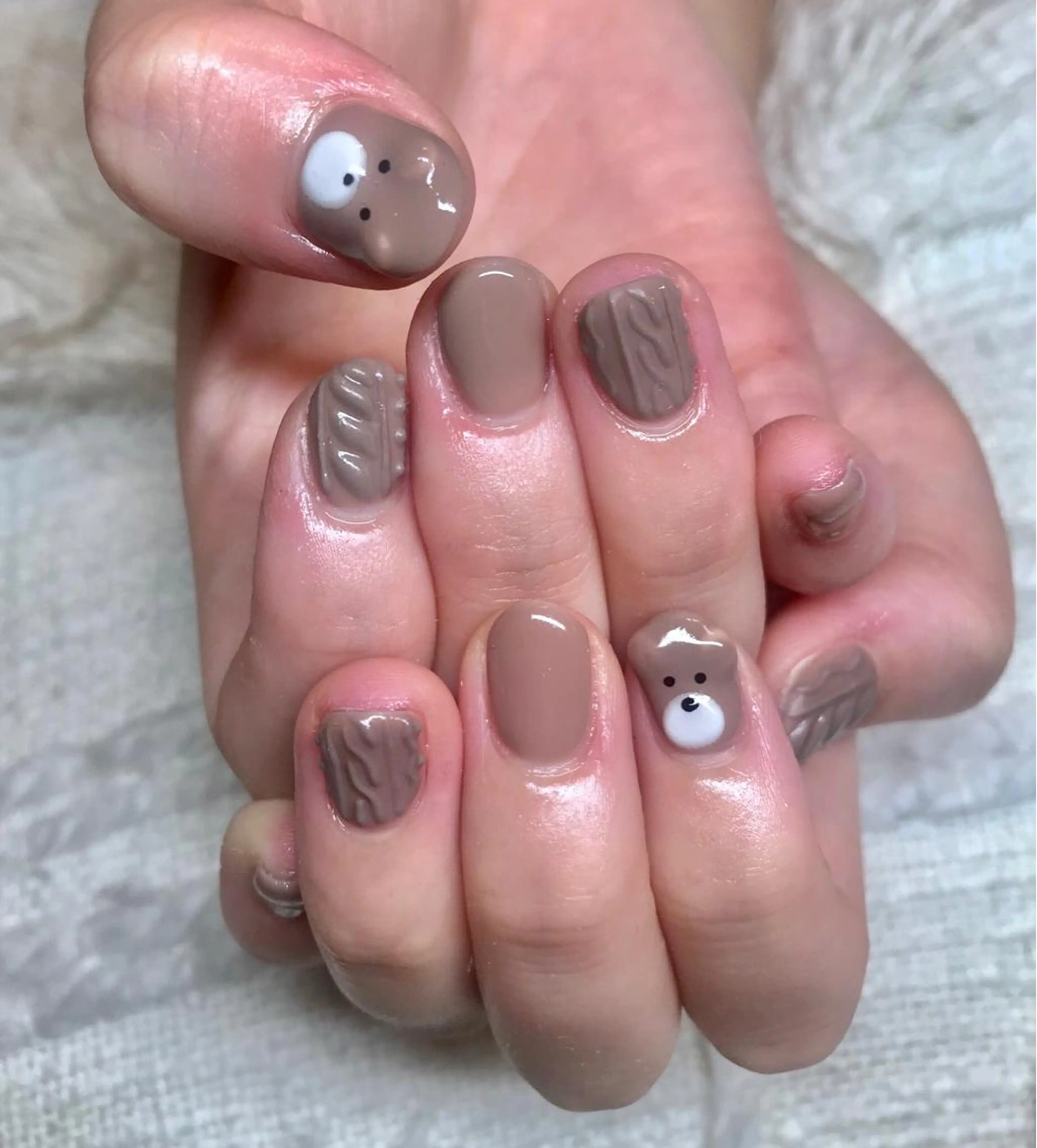 ショート カラー パーマ ヘアアレンジ メンズ キッズ ネイル マツエク・マツパ ブラウンカラー モカブラウン カラーマツエク ブラウン ハンドネイル ハンドケア nail&eye Aoのマツエク・マツパデザイン