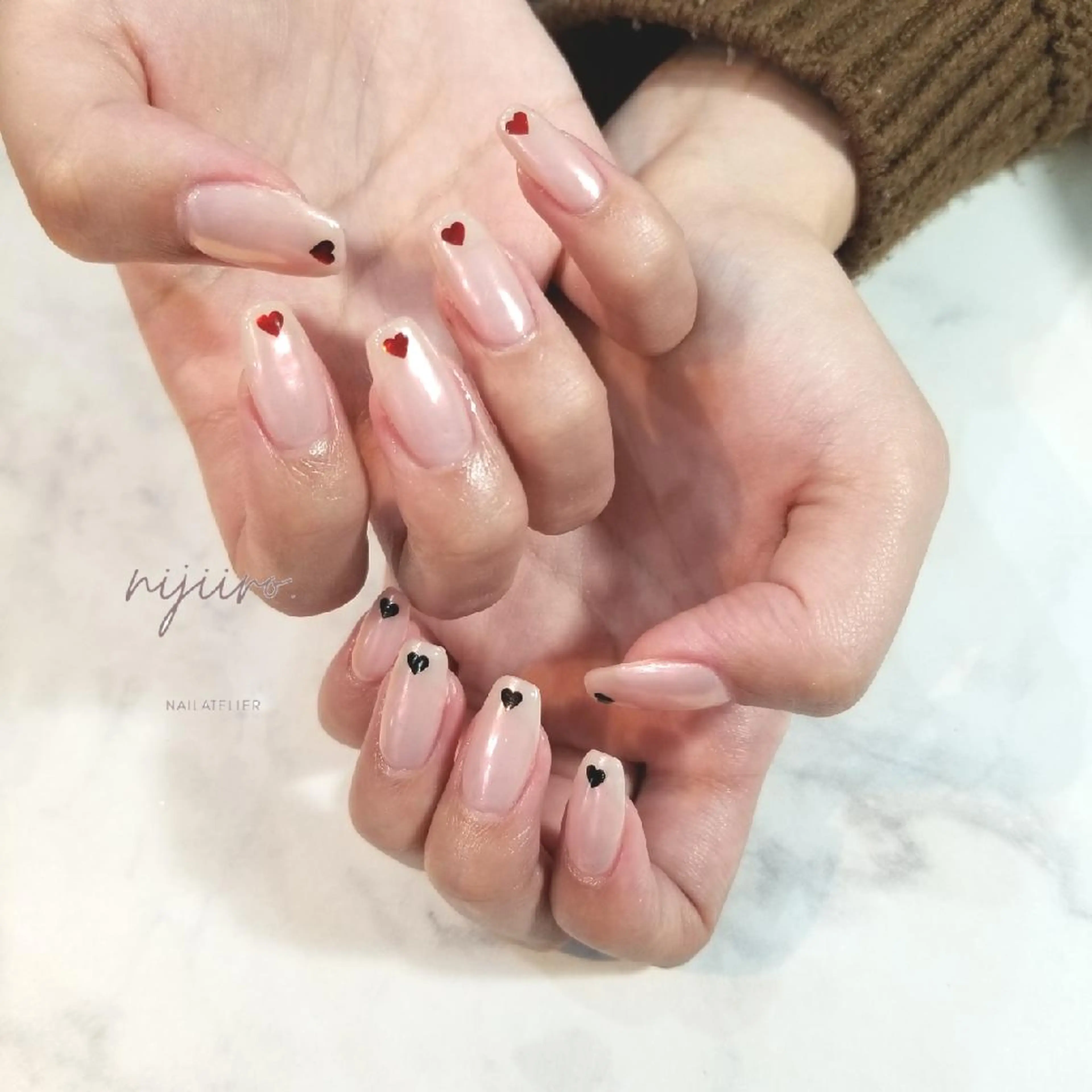 ネイル ハート ハンドネイル nailatelier nijiiro.所属・nijiiro🌈 サトウのネイルデザイン