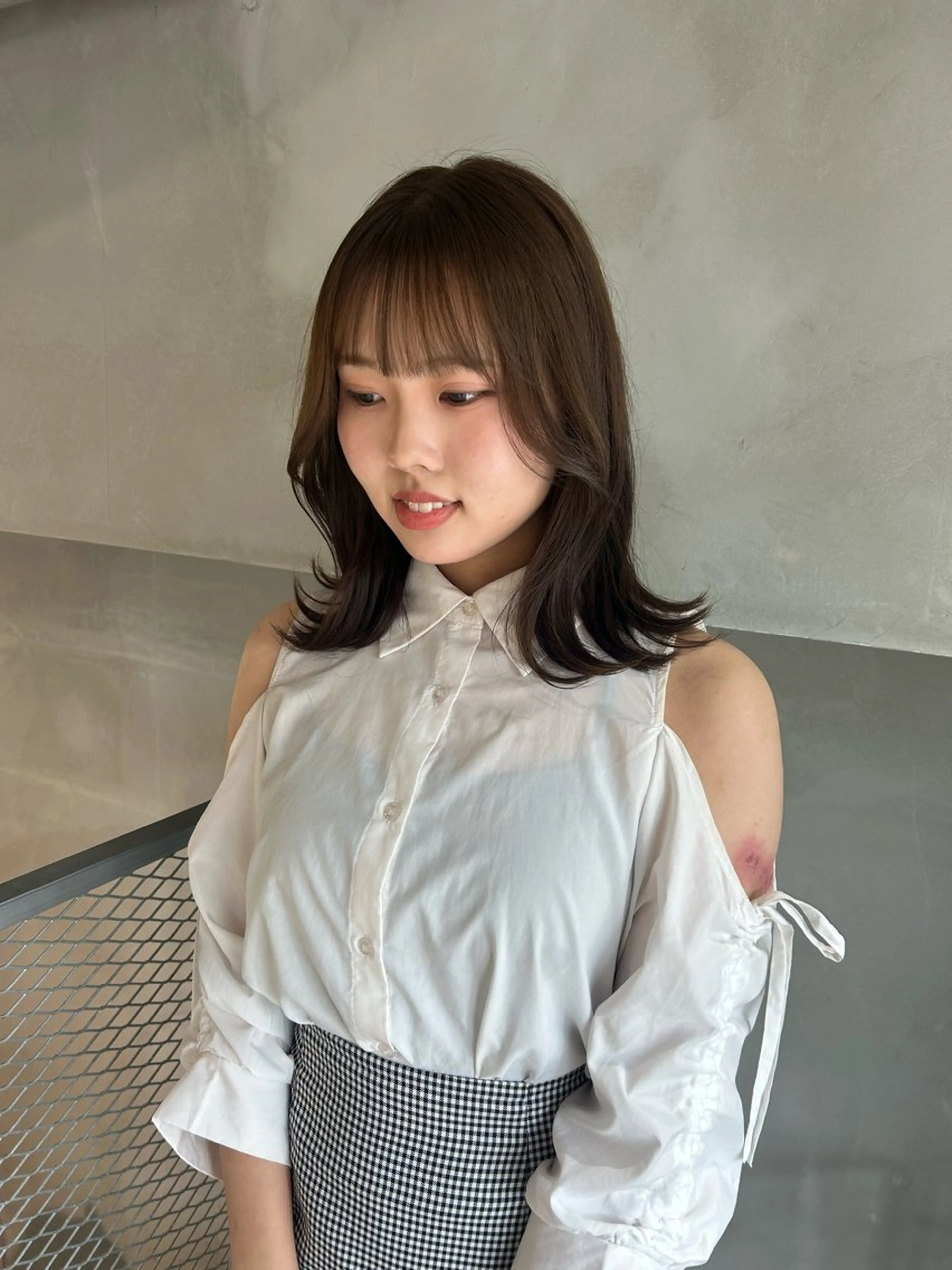 ミディアム カラー ベージュカラー オリーブベージュ カット ヘアカラー トリートメント 透明感カラー🫧 nanohaのヘアスタイル