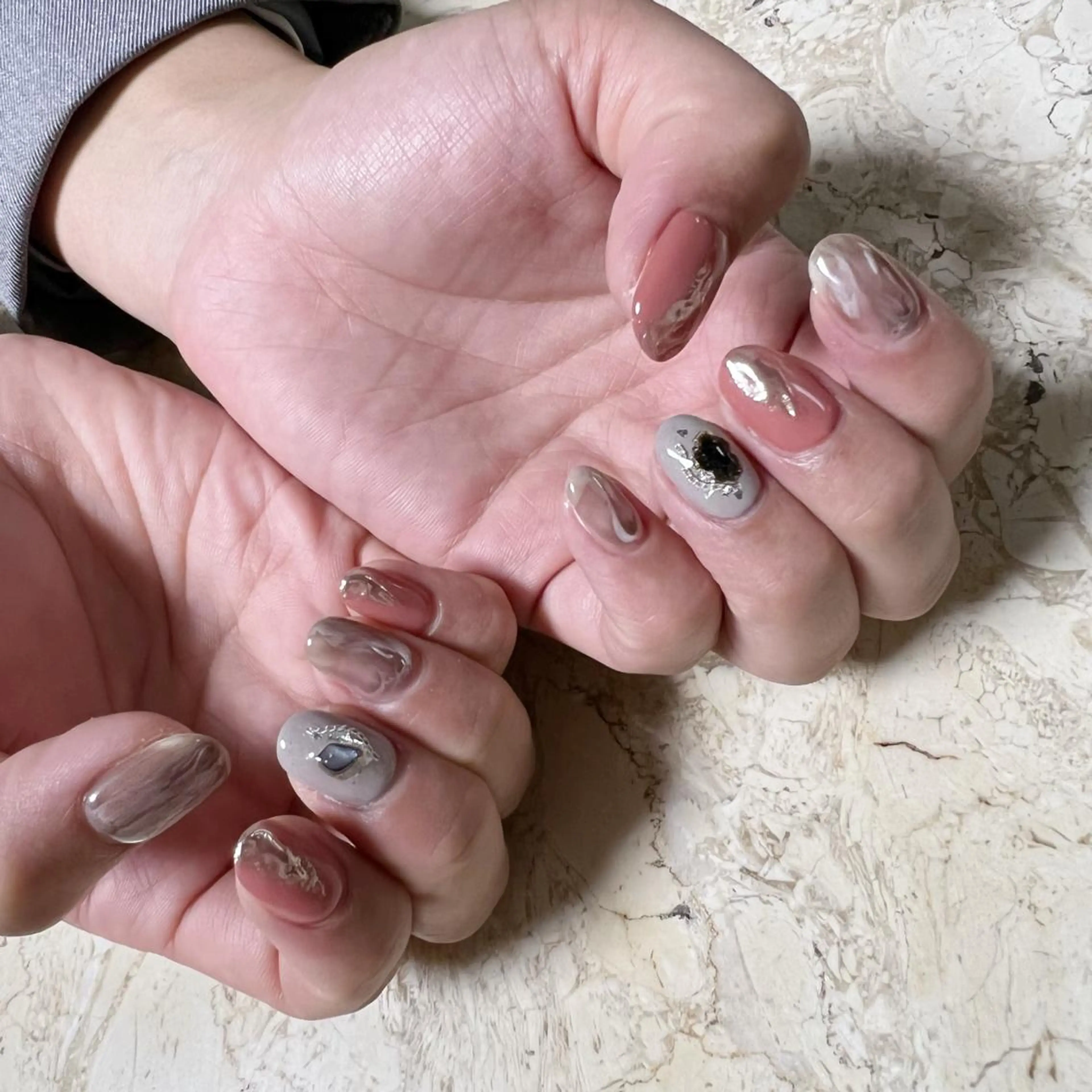 ネイル アートネイル ジェルネイル 韓国ネイル ミラーネイル 持ち込み ハンドネイル nail salon mieux(ミュー)のネイルデザイン