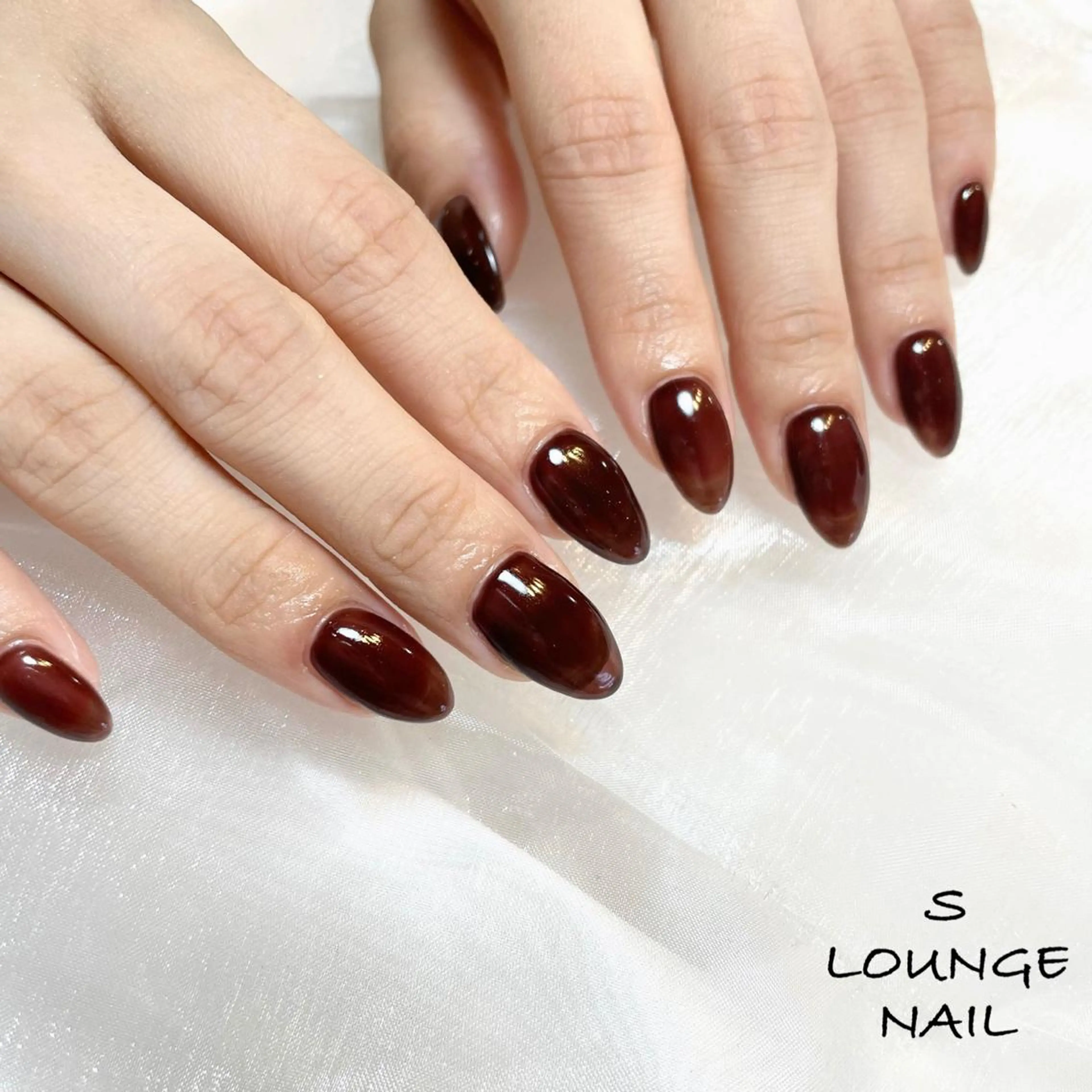ネイル ブラウン ハンドネイル フットネイル S LOUNGE NAIL所属・パーツたくさん🍓 SUMIのネイルデザイン
