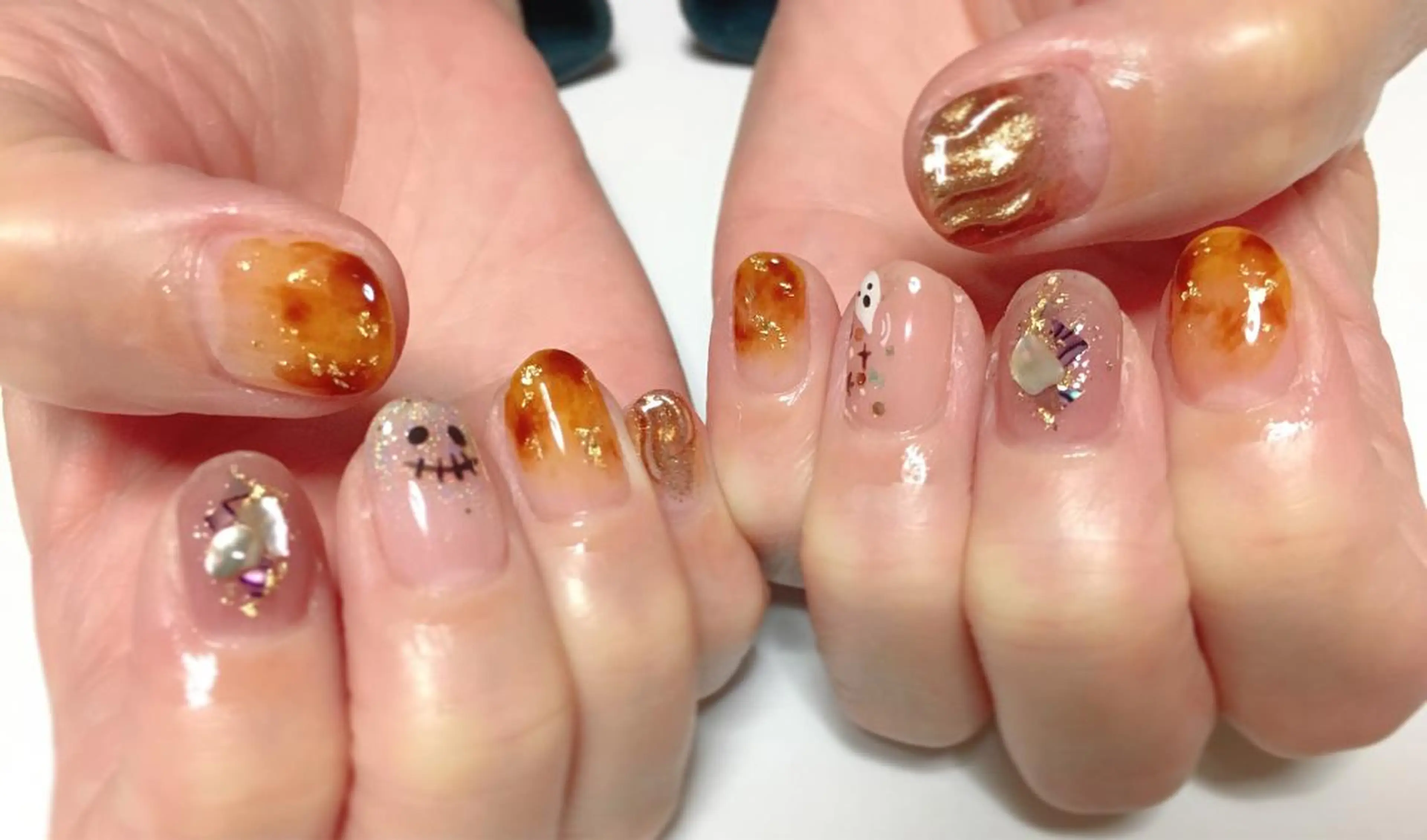 ネイル フットネイル ハロウィン ミラーネイル ニュアンスネイル ショートネイル nailroom  OHANA所属・nailroom OHANA🌴のネイルデザイン