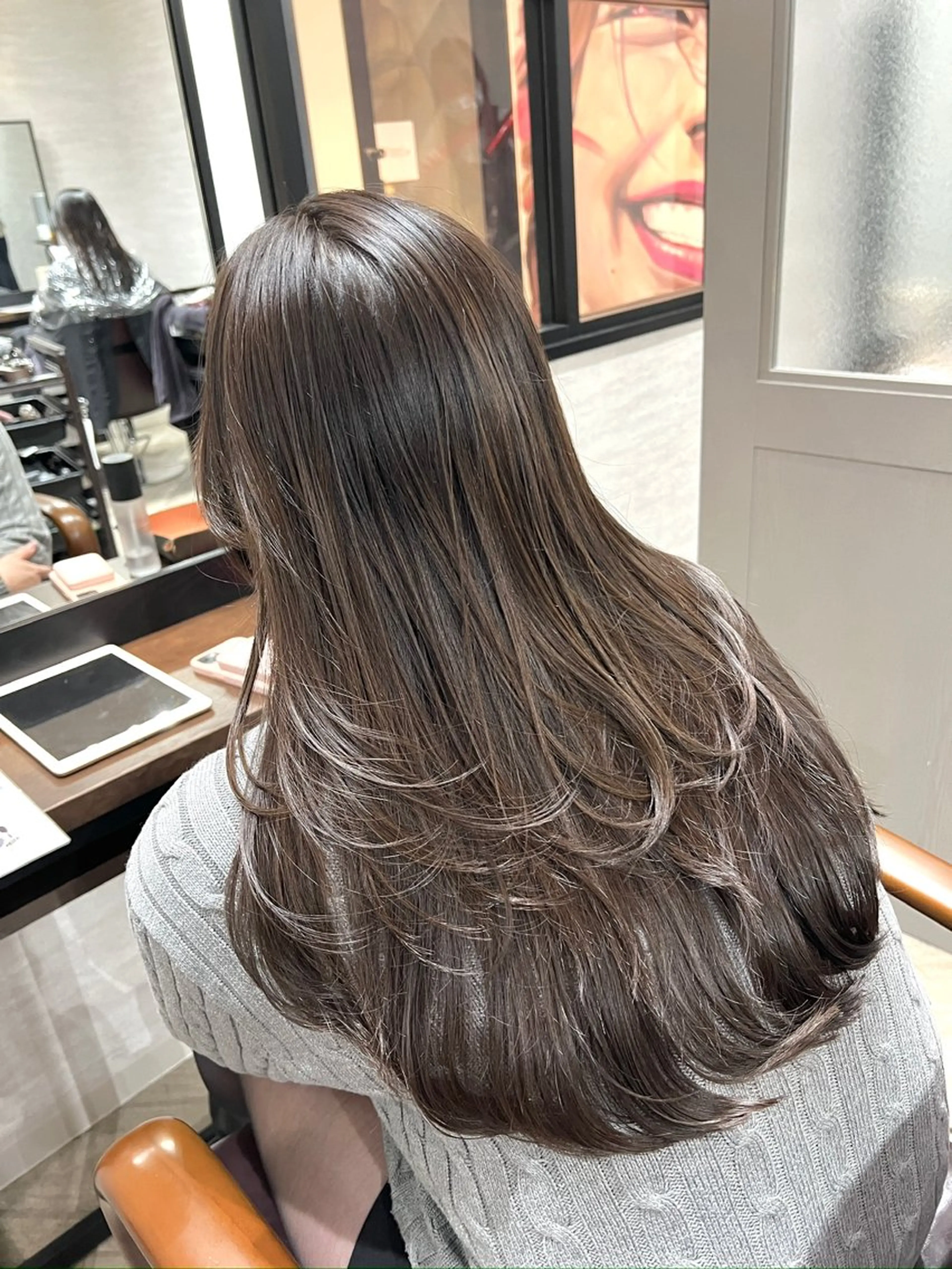 セミロング カラー ヘアアレンジ グレージュ レイヤーカット 顔まわり職人🇰🇷 韓国ヘア/KAITOのヘアスタイル