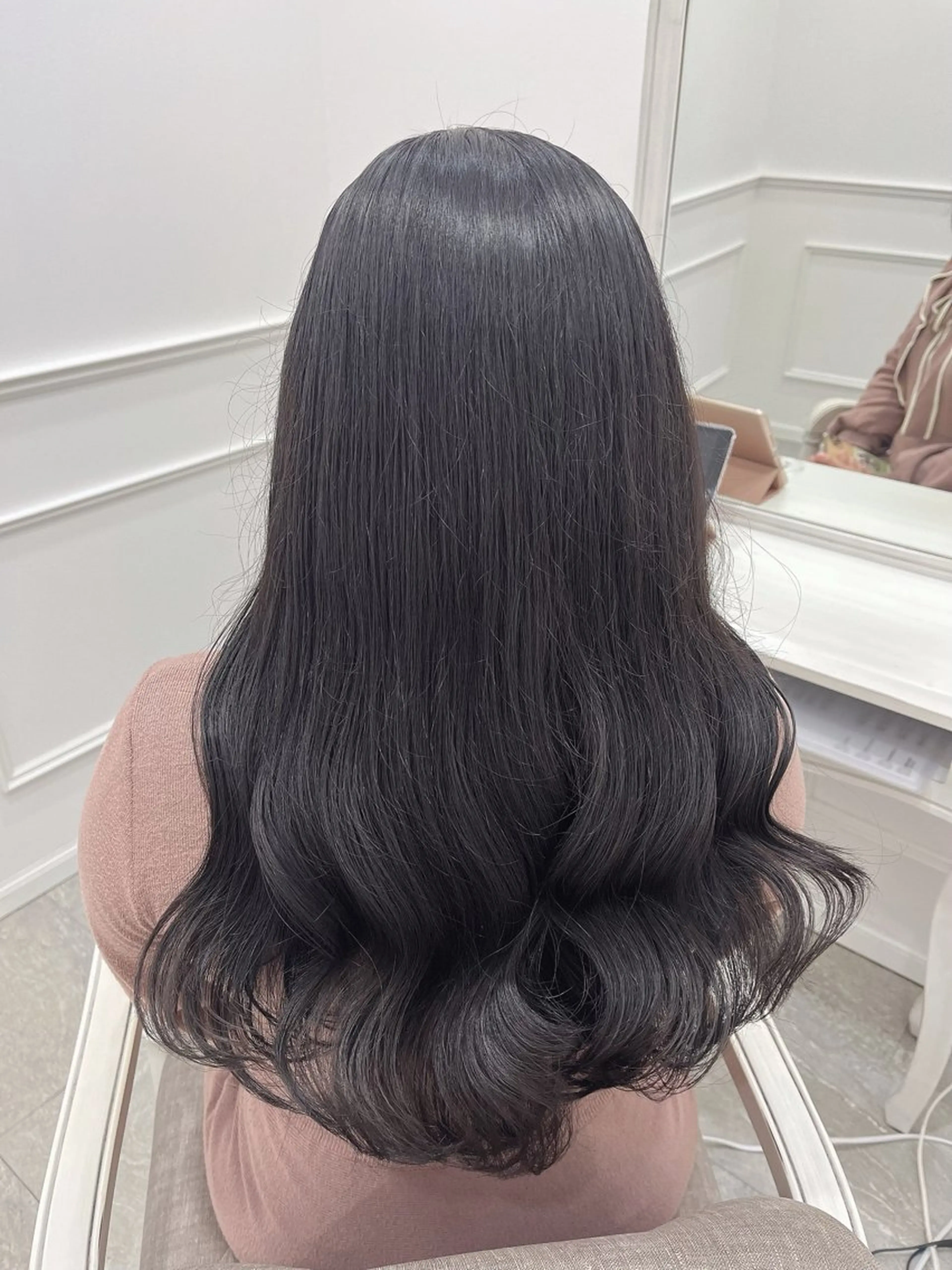 ロング カラー 新井 凪のヘアスタイル