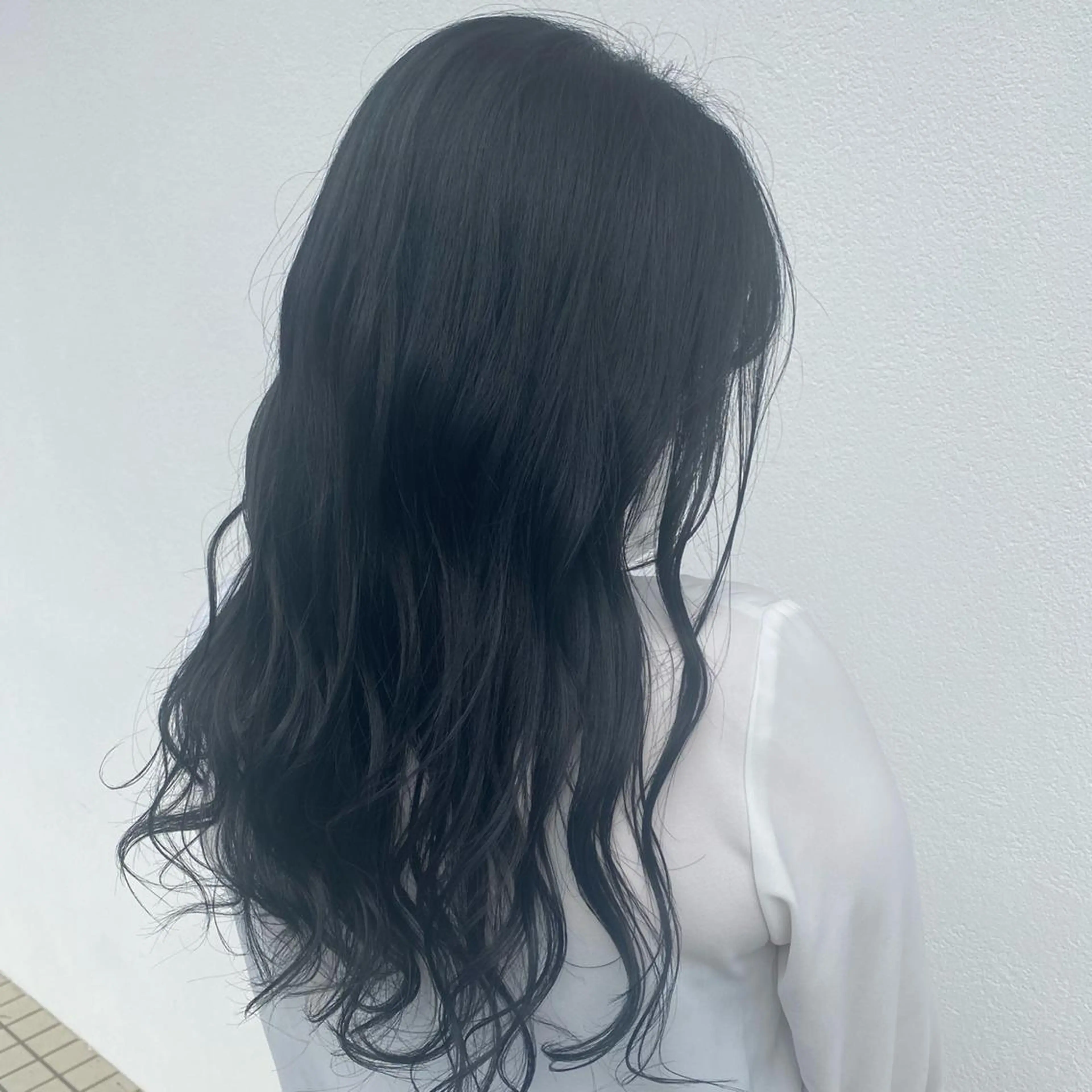 ロング カラー バレイヤージュ 黒髪 ブリーチ ブルーカラー ブルーブラック ヘアカラー 韓国ヘア特化 💟 ララア 💟のヘアスタイル