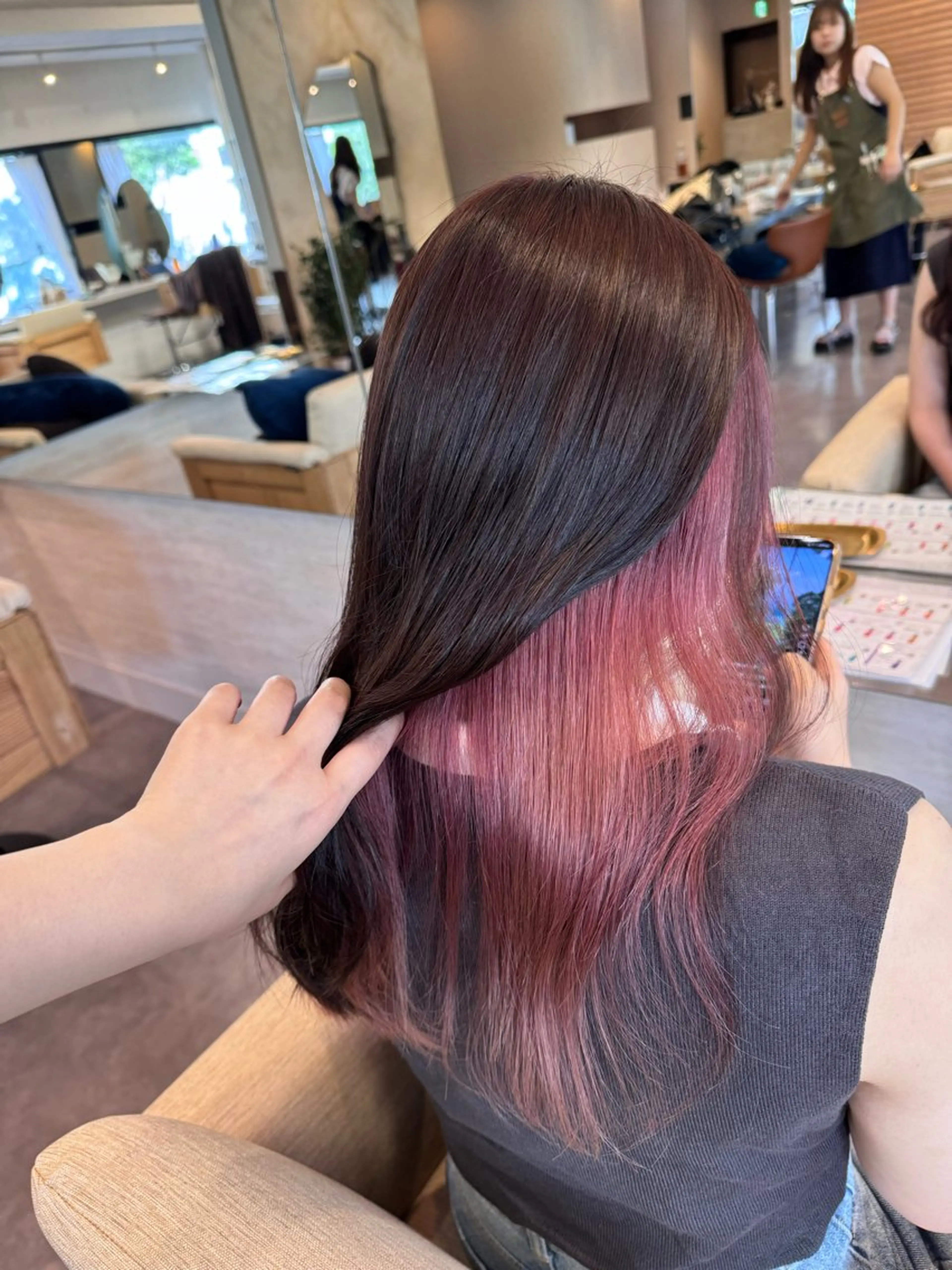 カラー 有木 七海のヘアスタイル