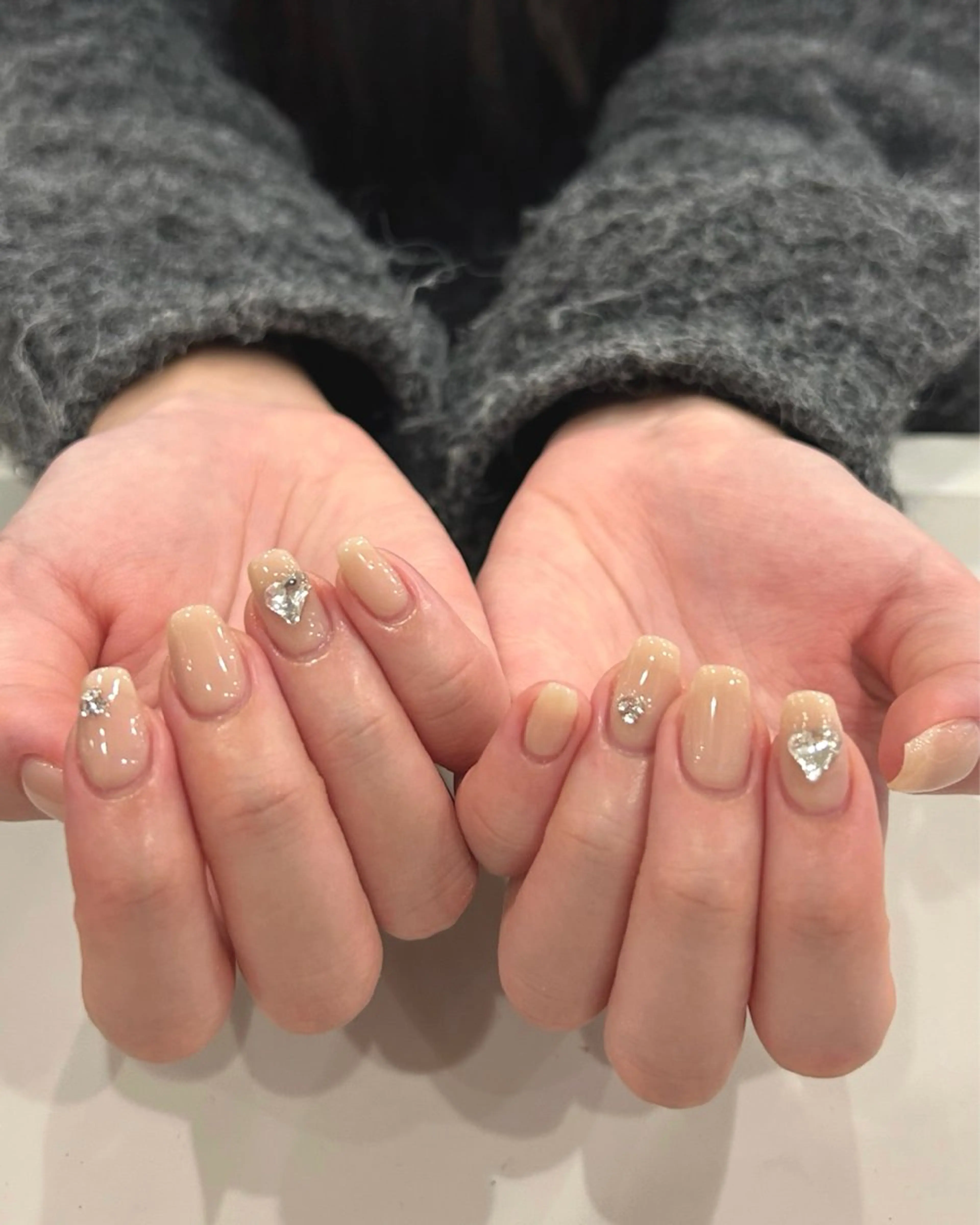 ネイル アートネイル ハート ストーンネイル 岡崎 佑香のネイルデザイン