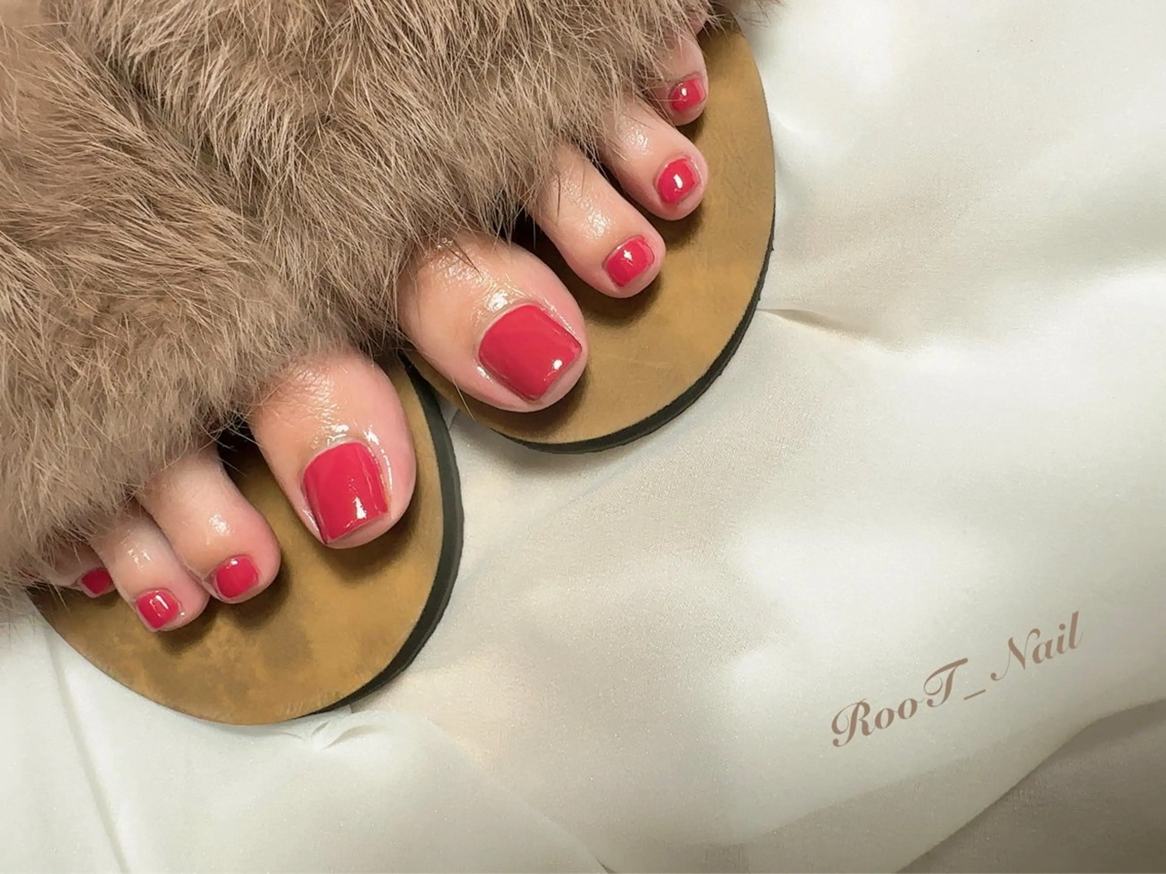 ネイル フットネイル ワンカラーネイル フットネイル RooT Nailのネイルデザイン