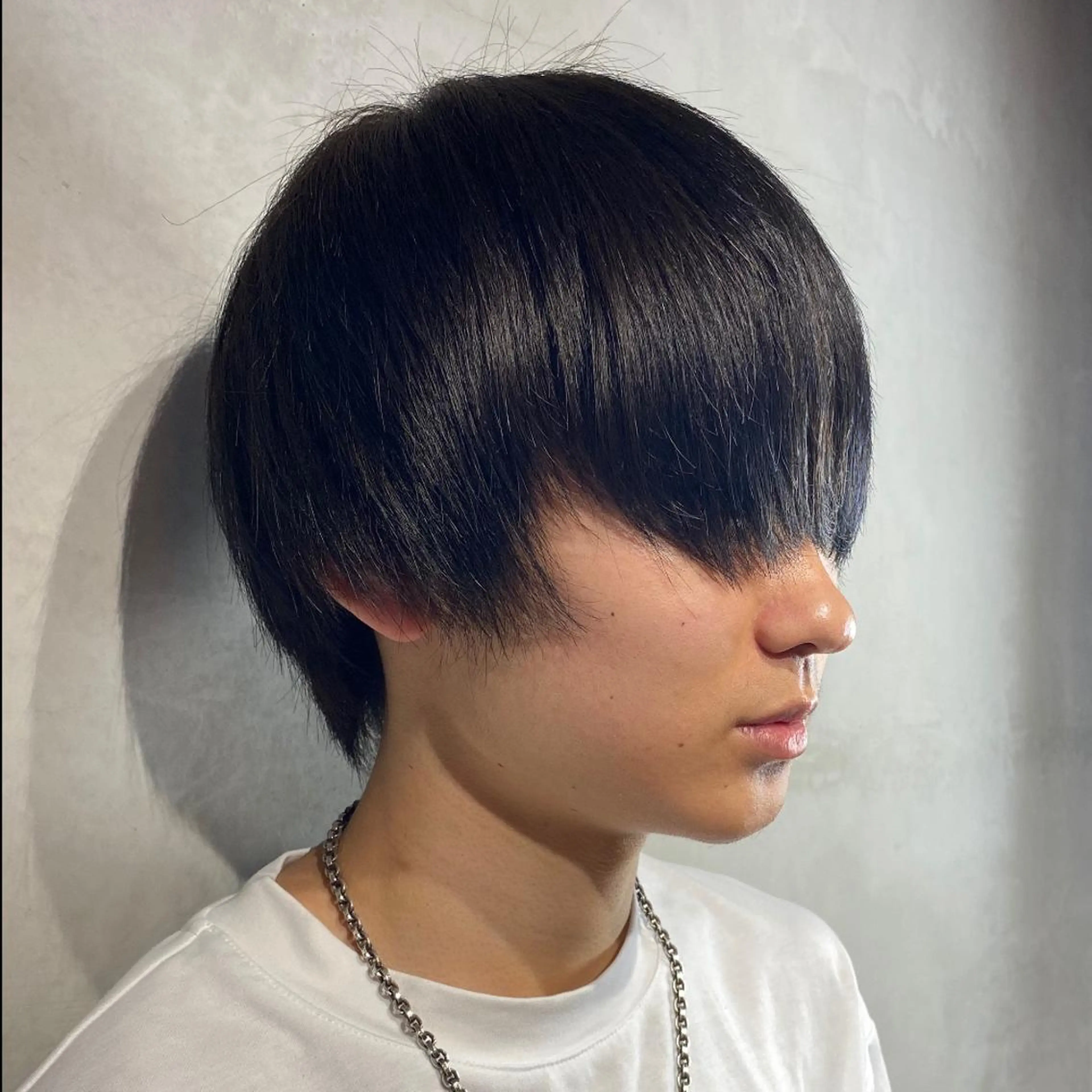 ミディアム カラー メンズ 黒髪 ブルーカラー ブルーブラック Toiro中目黒所属・寄主 洸雅のヘアスタイル