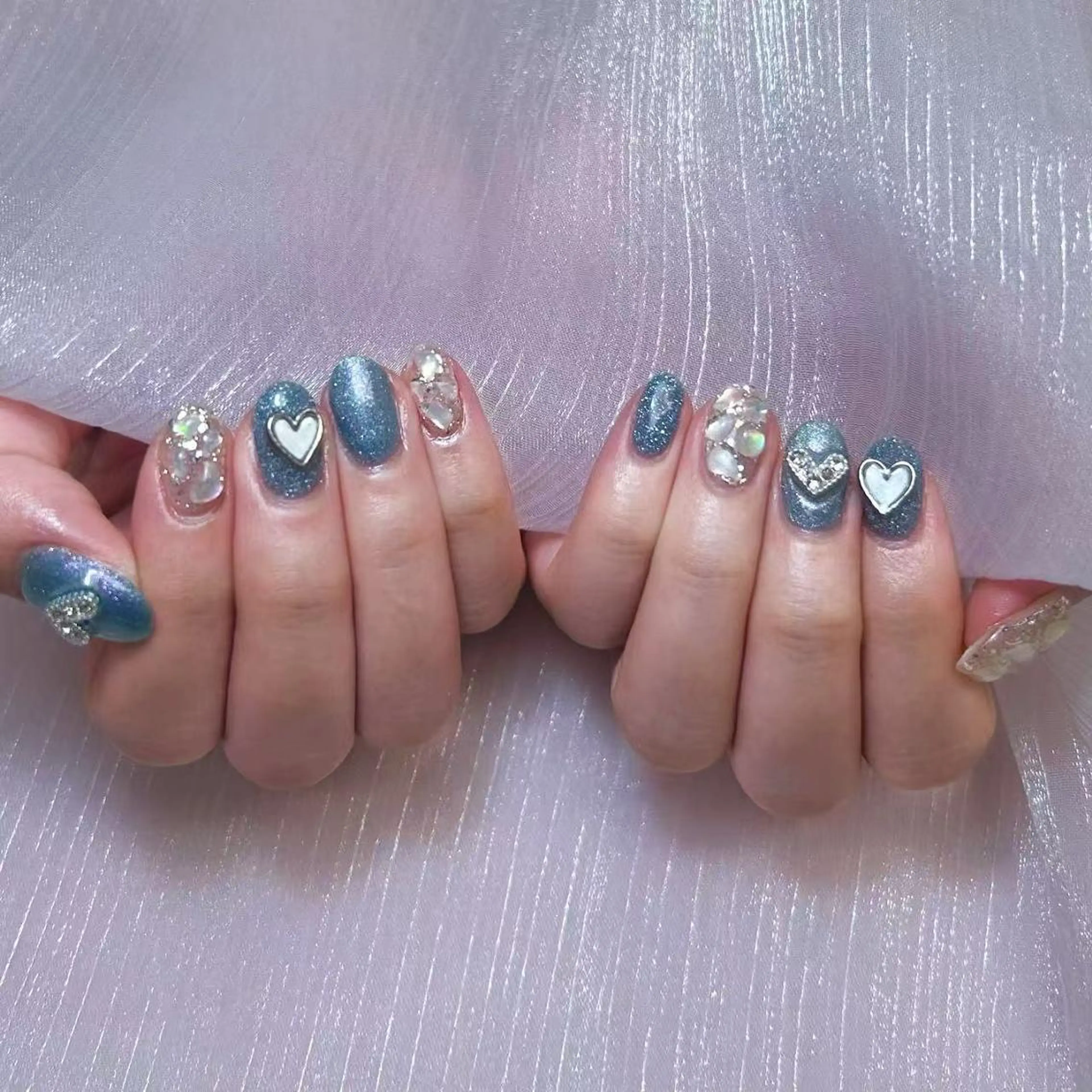 ネイル アートネイル オーロラネイル ガーリー キラキラネイル マグネットネイル ハンドネイル DIAMOND 💅のネイルデザイン