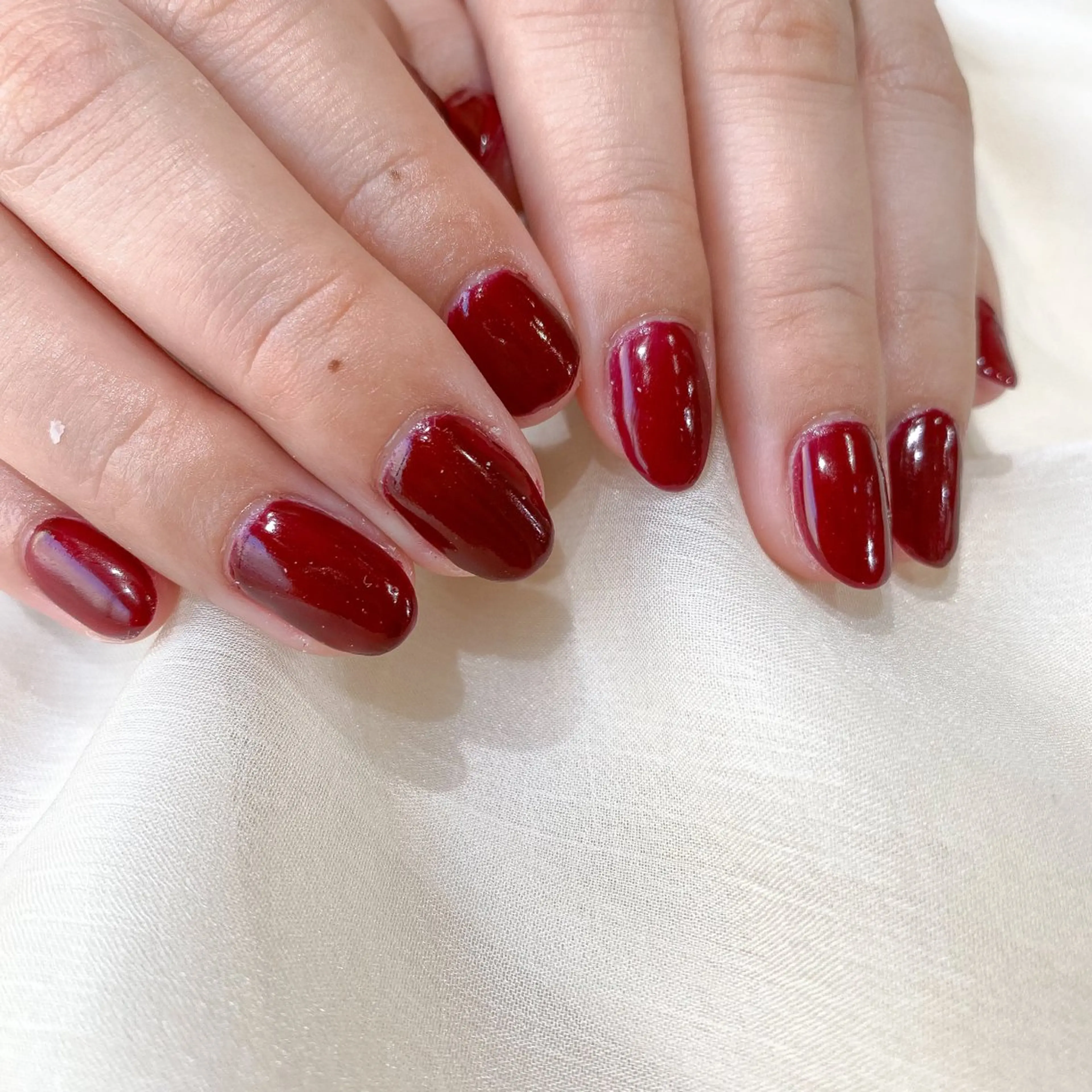 ネイル 赤色 ネイル空間所属・muguet🎀 nailのネイルデザイン