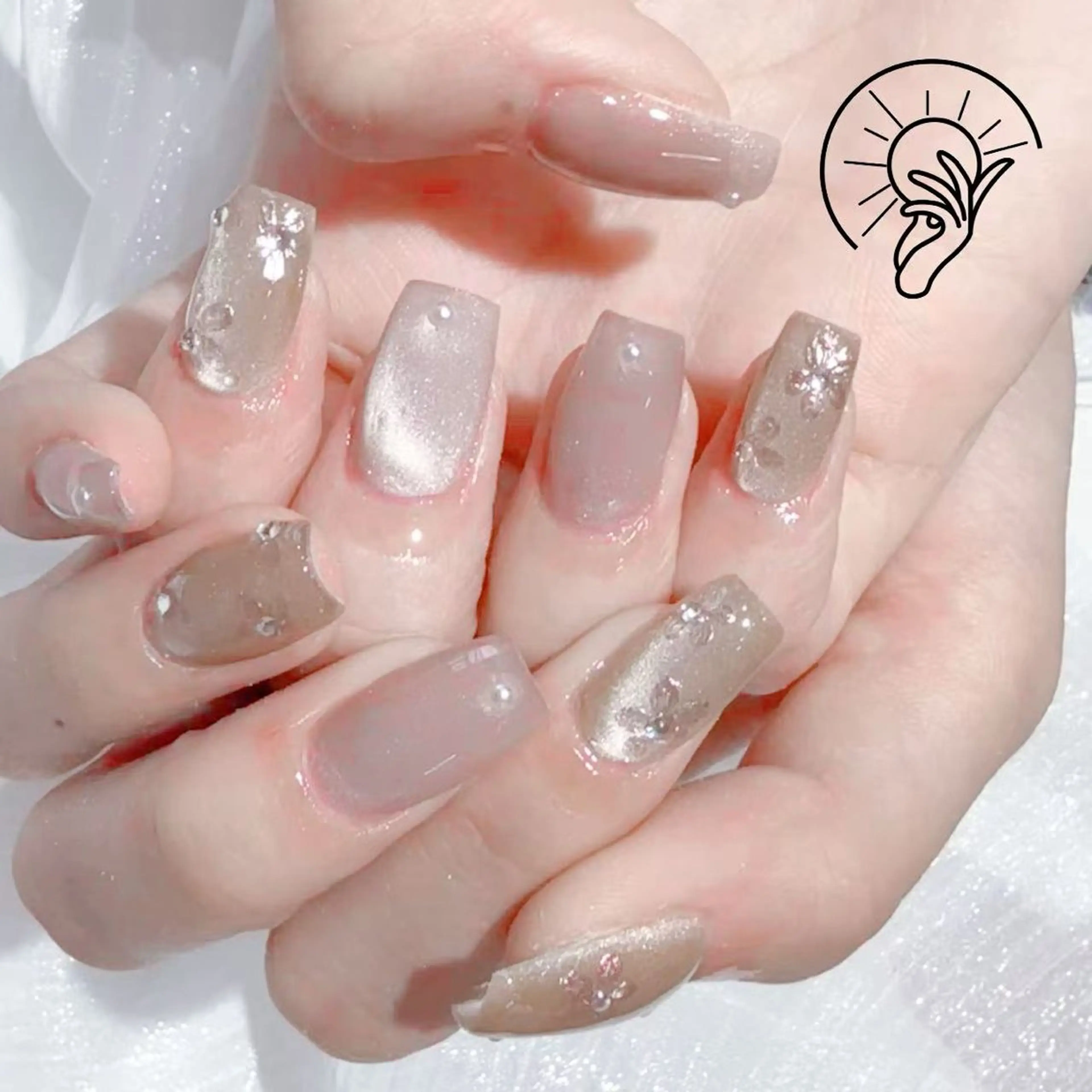 ネイル チークネイル 長さ出し フラワーネイル フレンチネイル ガーリー sun nail池袋 モデル募集のネイルデザイン