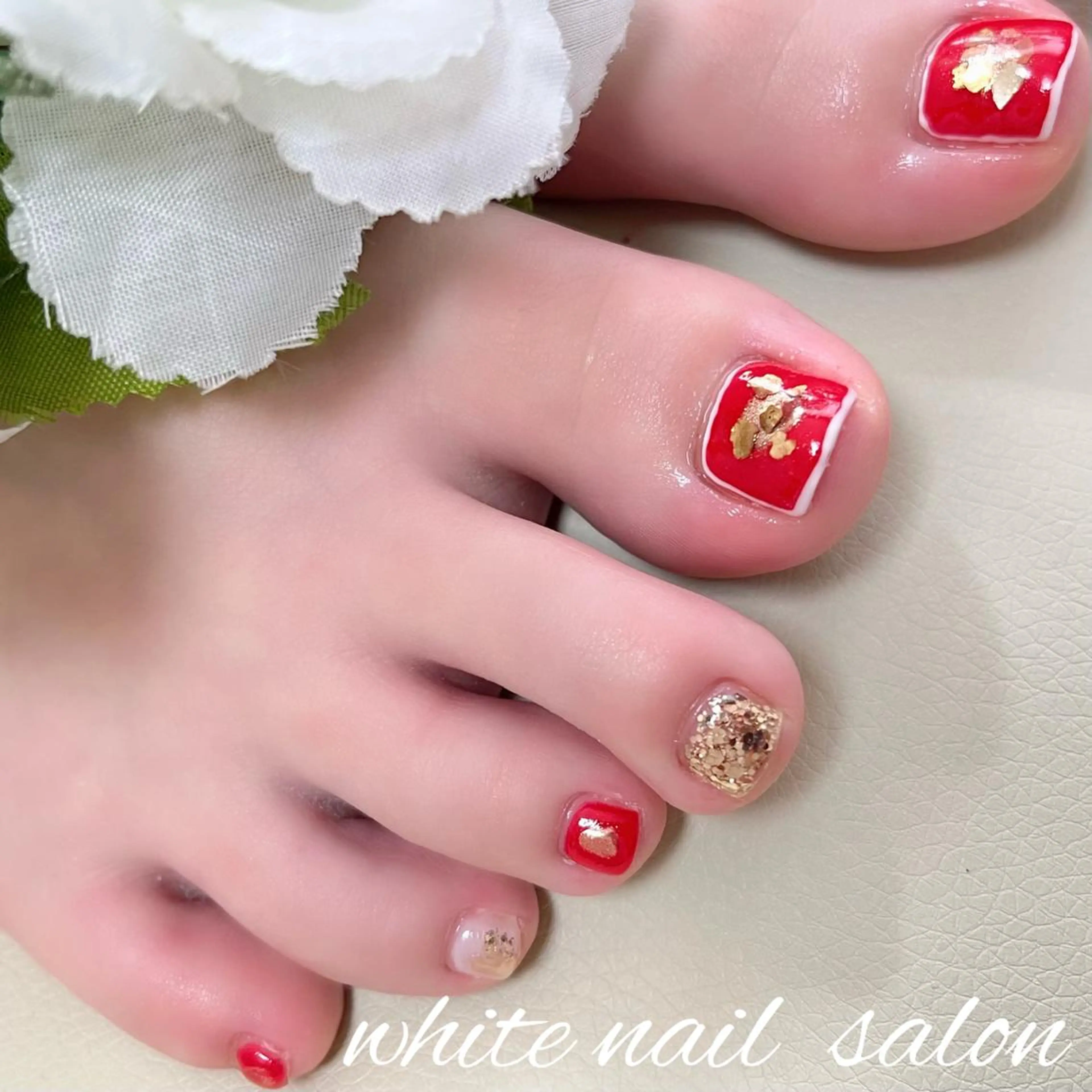 ネイル フットネイル ジェルネイル ハードジェル ラメ(グリッター) 持ち込み フットネイル white nail salonのネイルデザイン